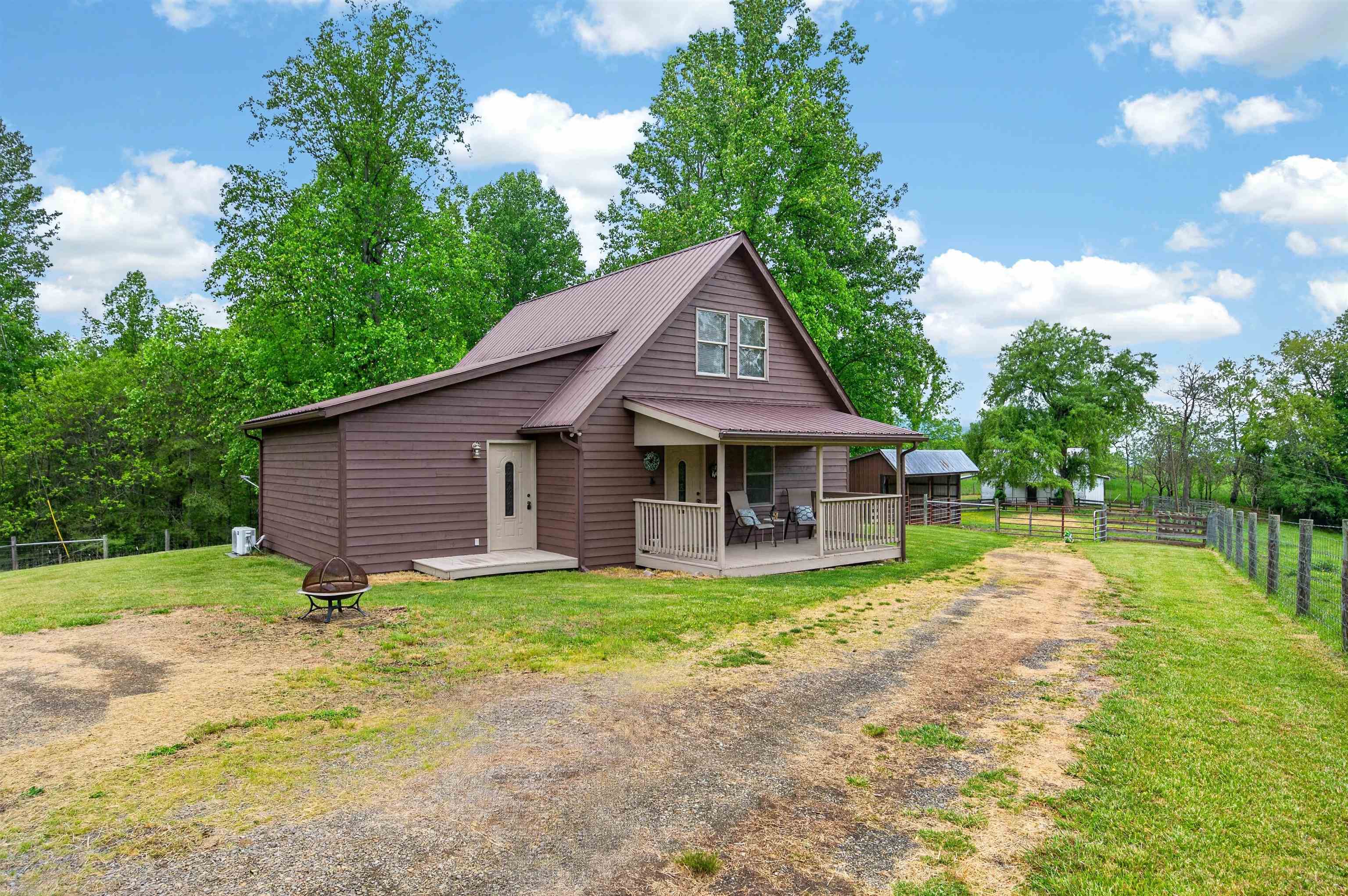 2875 Sylvatus Smith Road Hillsville VA 24343