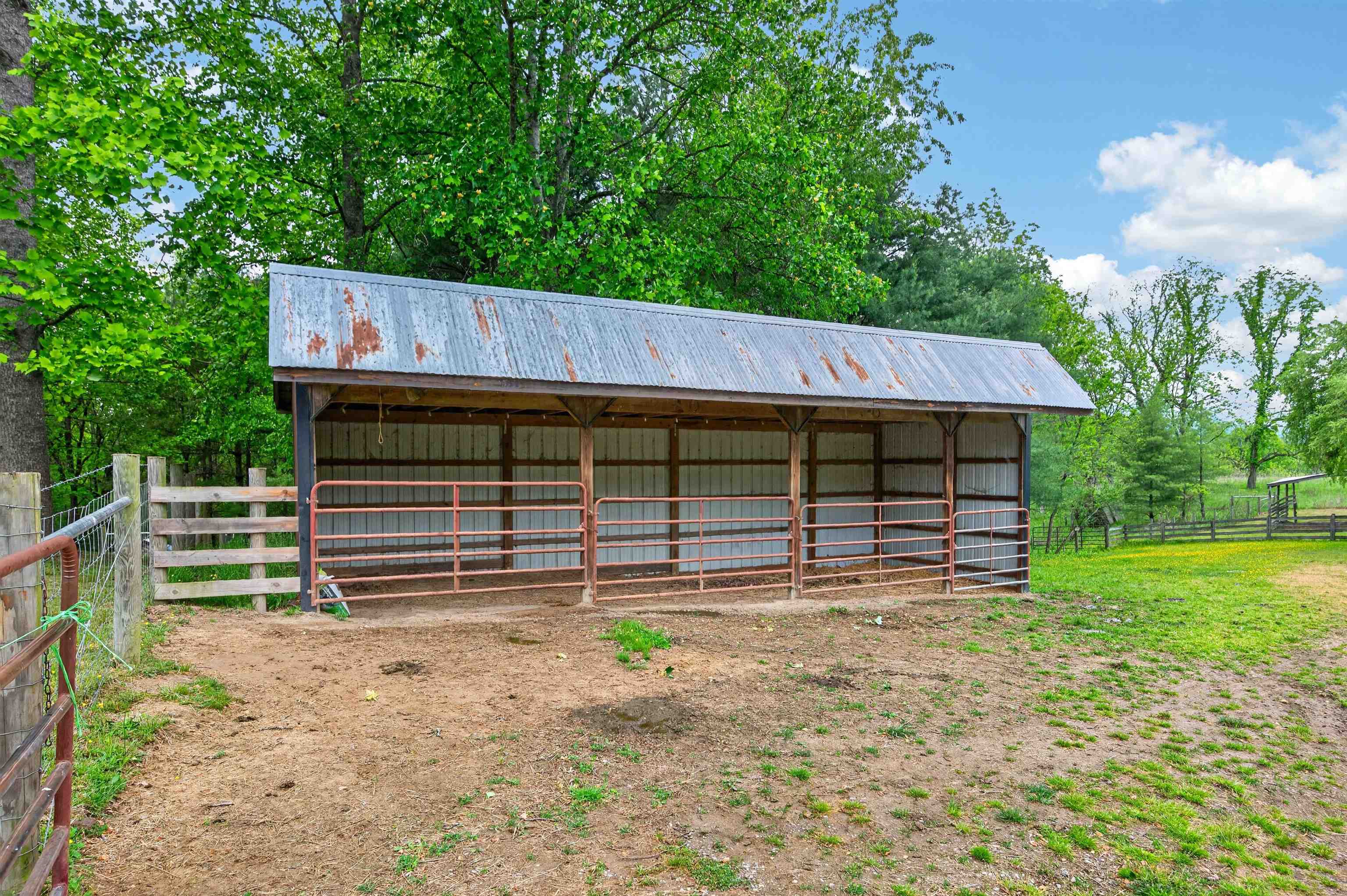 2875 Sylvatus Smith Road Hillsville VA 24343