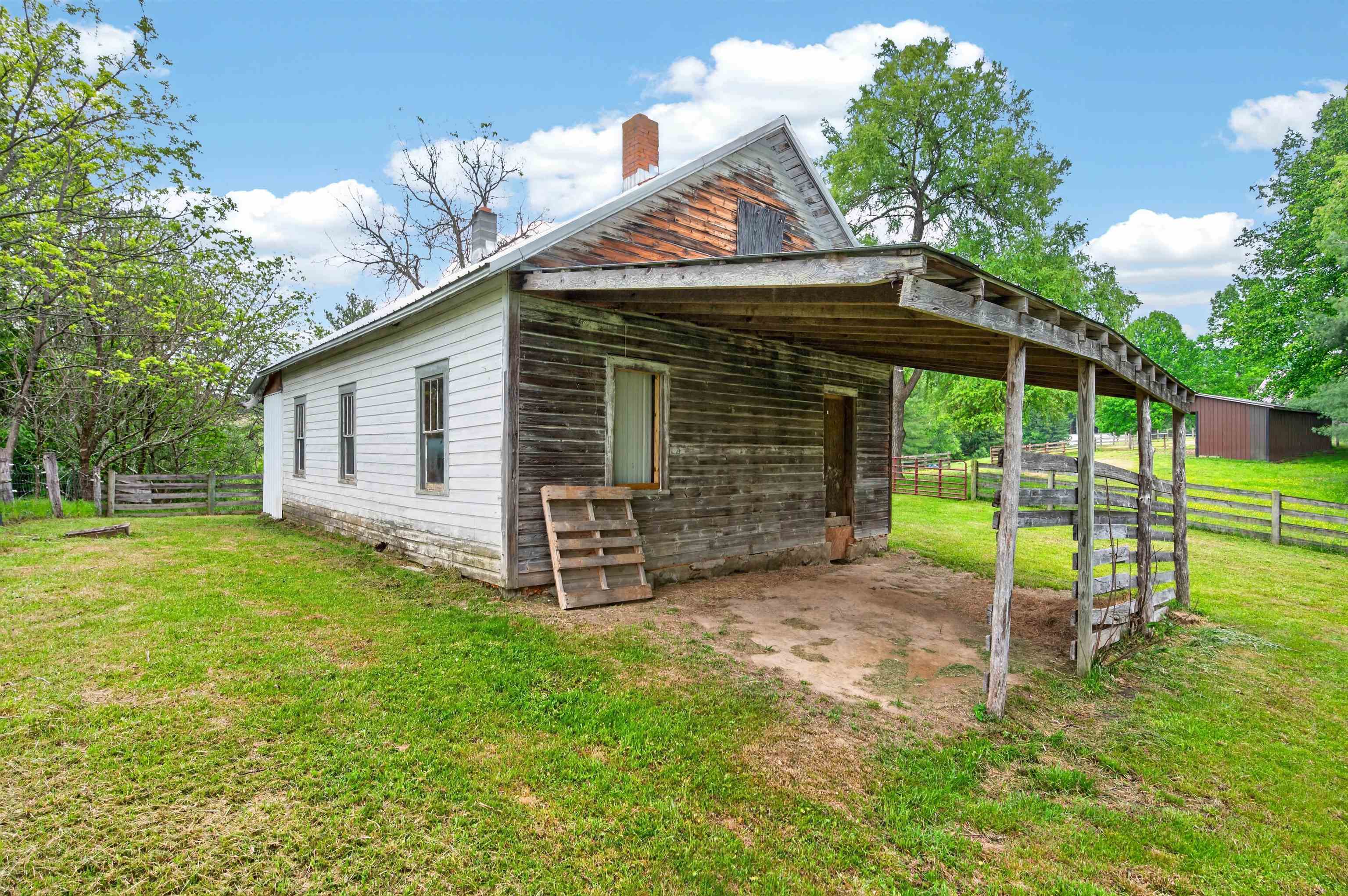 2875 Sylvatus Smith Road Hillsville VA 24343