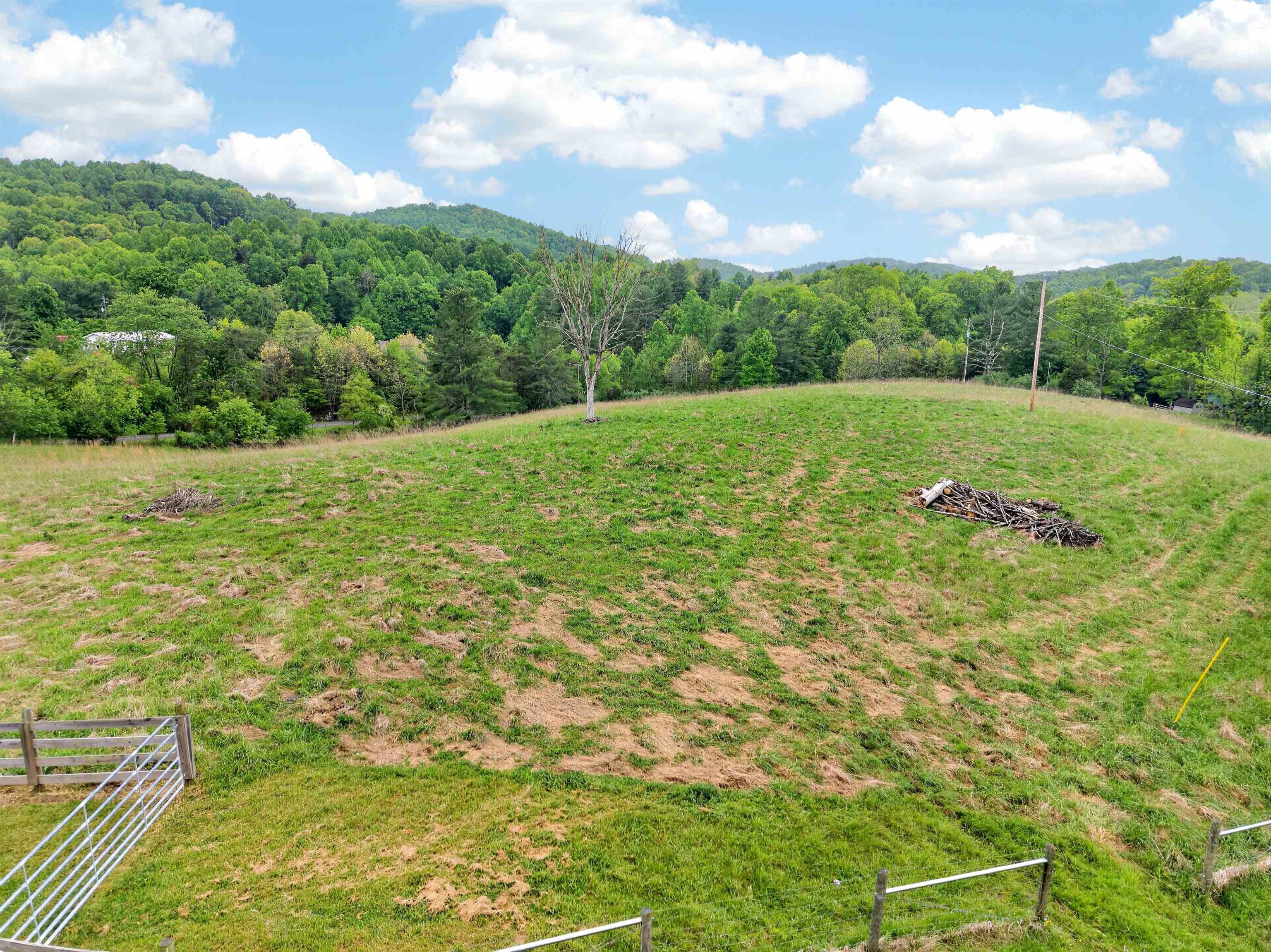 2875 Sylvatus Smith Road Hillsville VA 24343