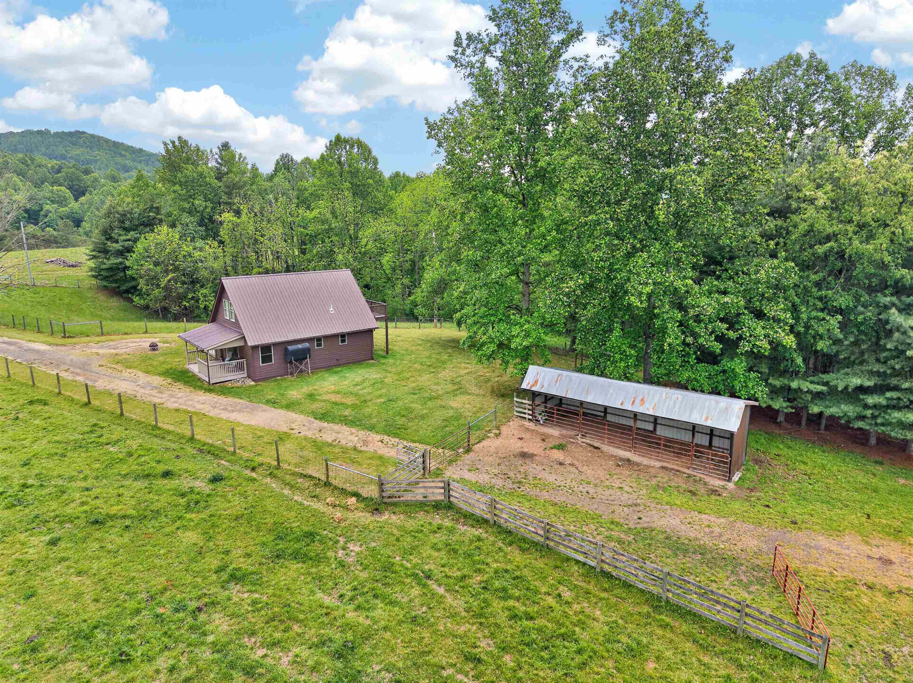 2875 Sylvatus Smith Road Hillsville VA 24343