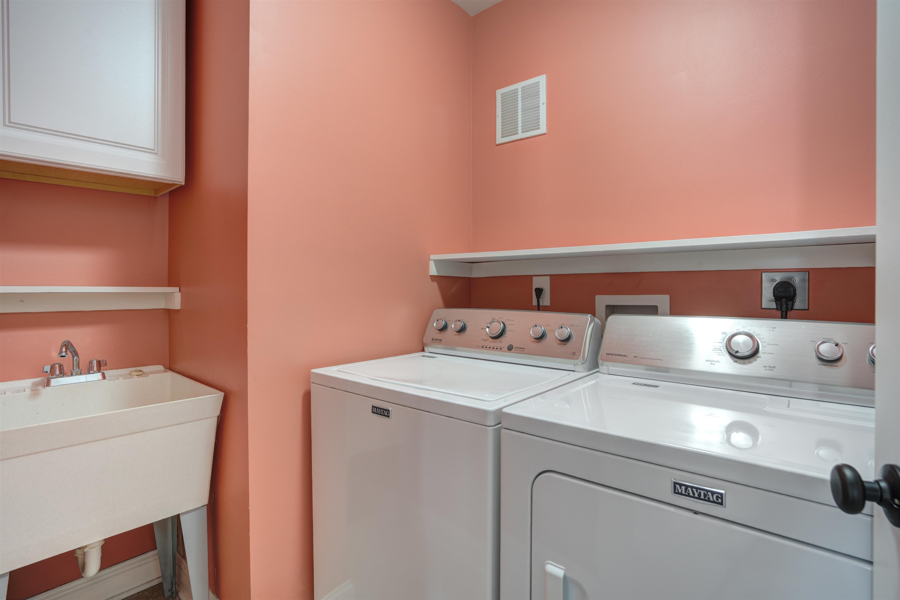 906 Kentwood Drive Blacksburg VA 24060