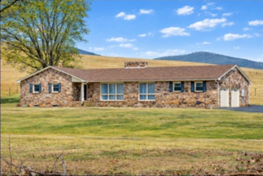 1167 Saint Peters Road Speedwell VA 24374