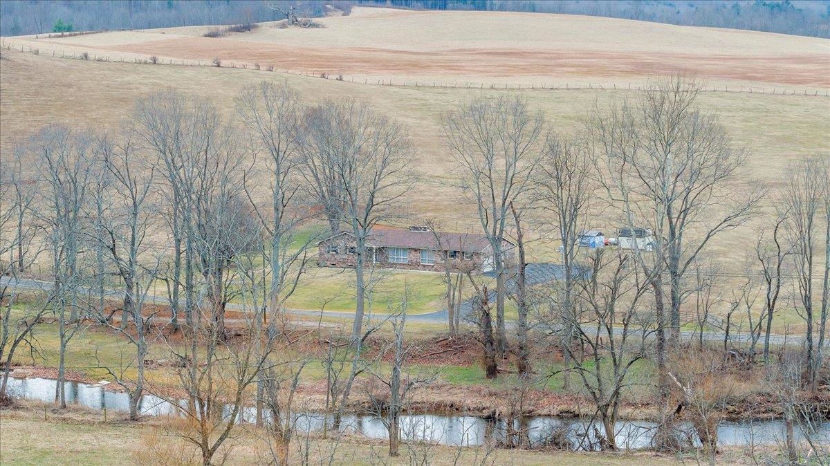 1167 Saint Peters Road Speedwell VA 24374