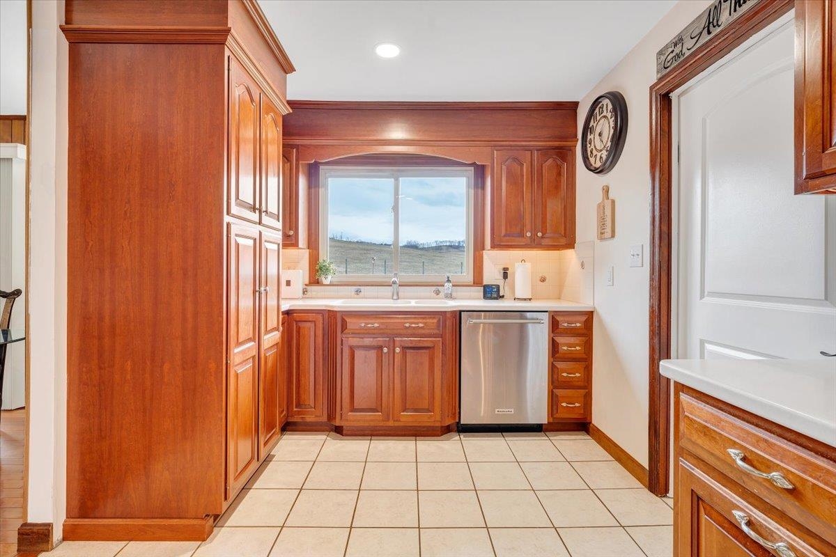 1167 Saint Peters Road Speedwell VA 24374