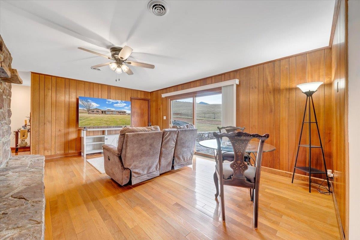 1167 Saint Peters Road Speedwell VA 24374