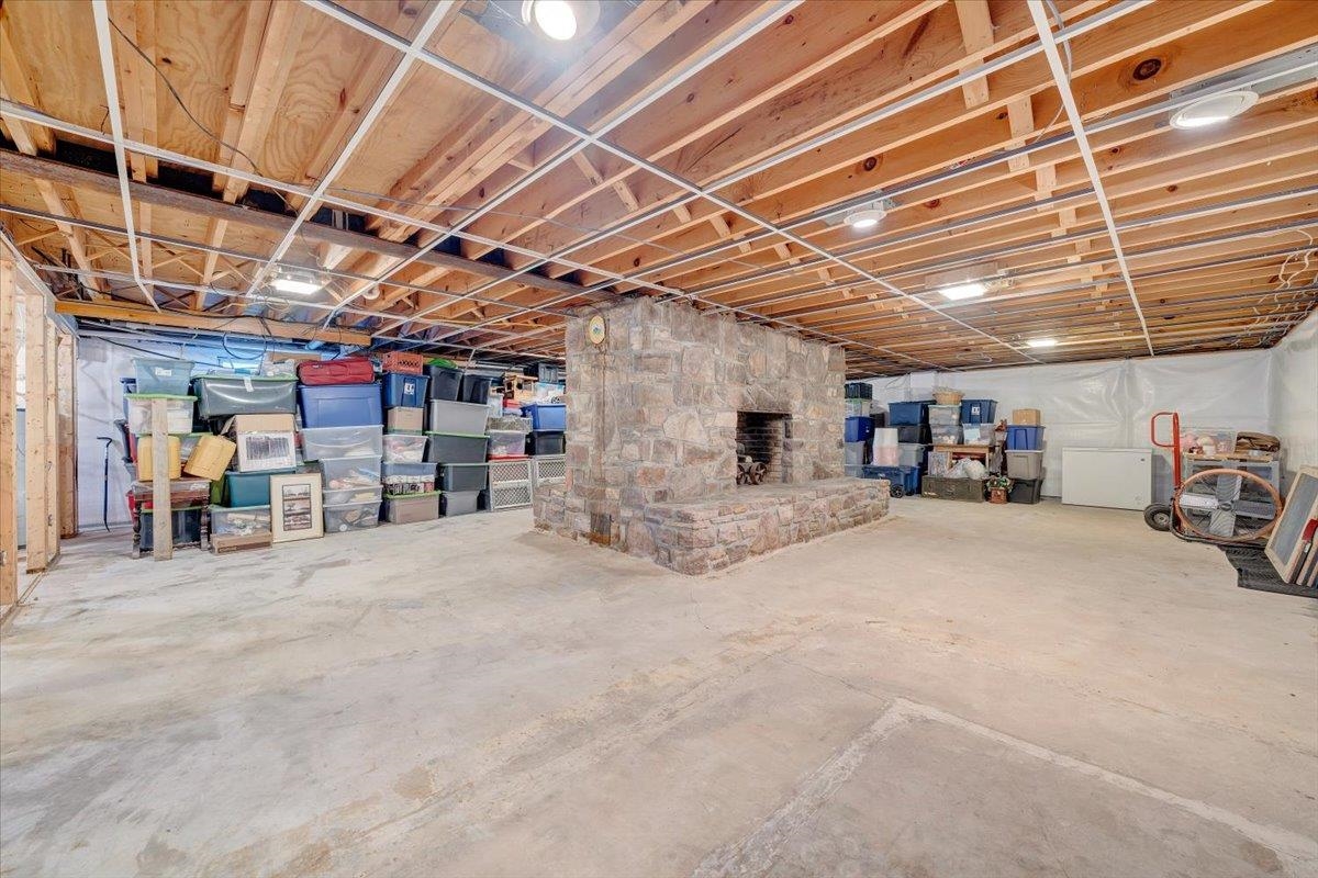 1167 Saint Peters Road Speedwell VA 24374