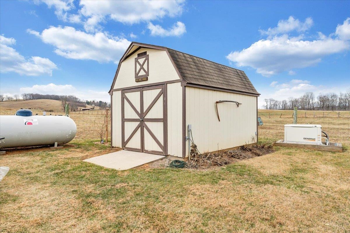 1167 Saint Peters Road Speedwell VA 24374