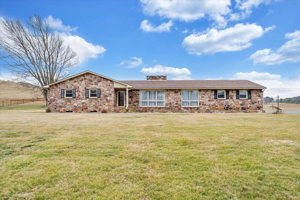 1167 Saint Peters Road Speedwell VA 24374