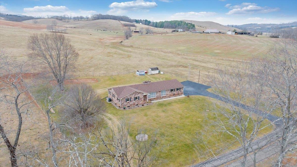 1167 Saint Peters Road Speedwell VA 24374