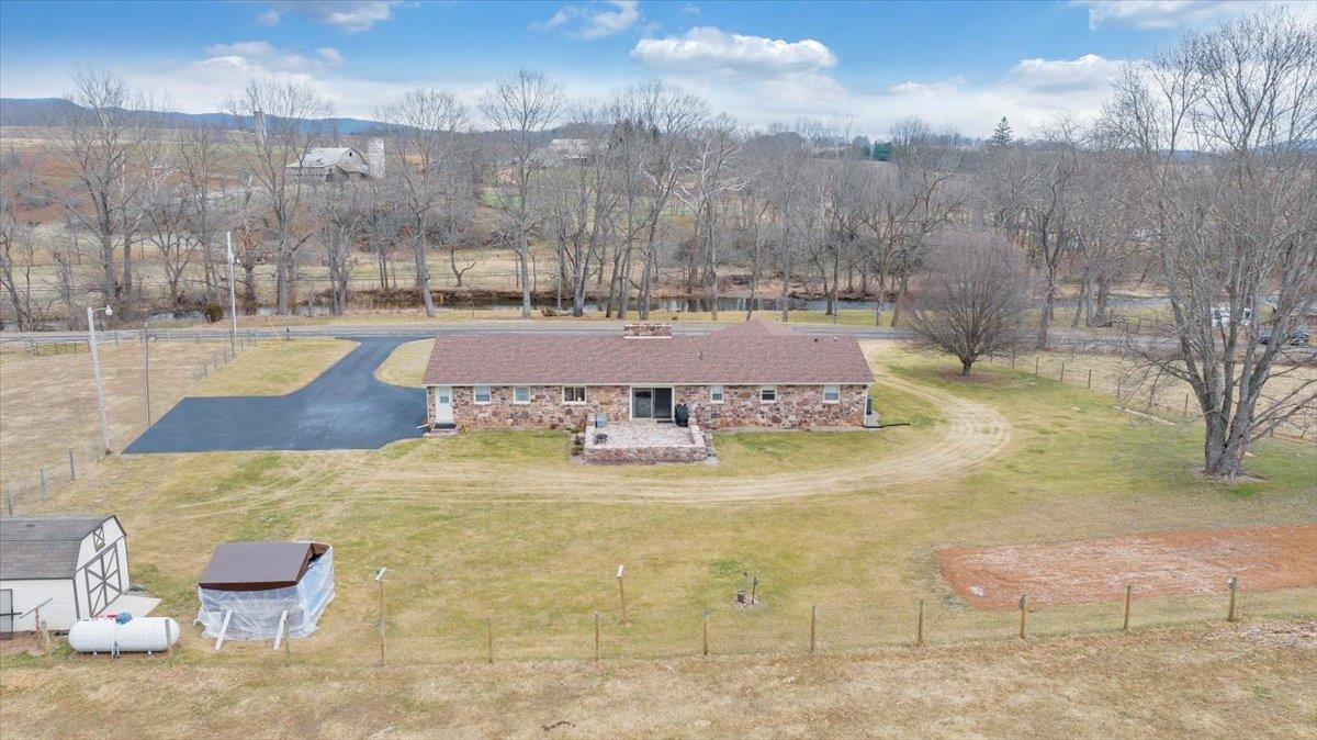 1167 Saint Peters Road Speedwell VA 24374