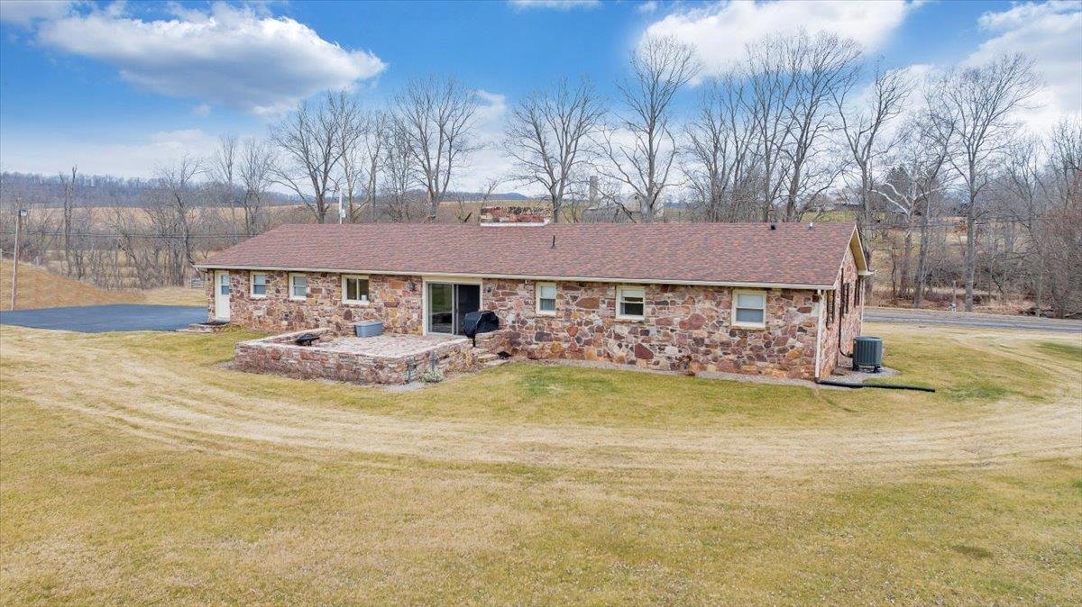 1167 Saint Peters Road Speedwell VA 24374