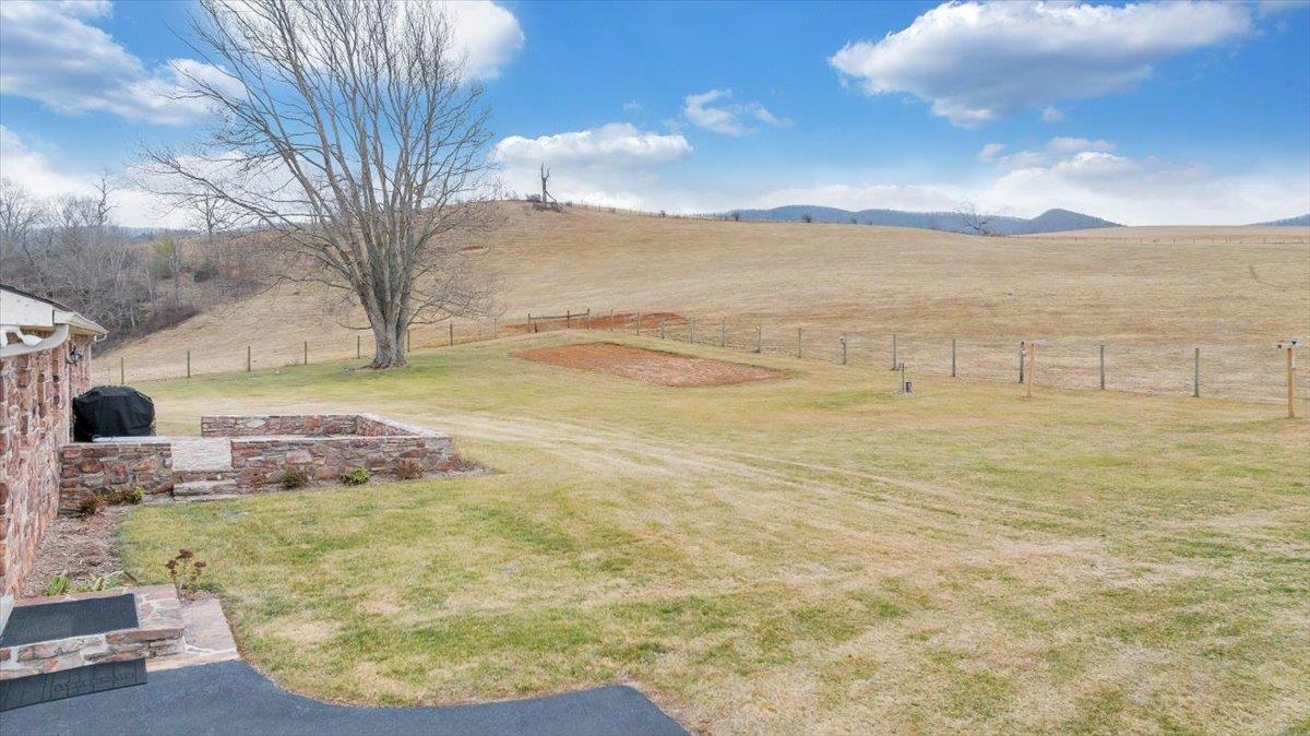 1167 Saint Peters Road Speedwell VA 24374