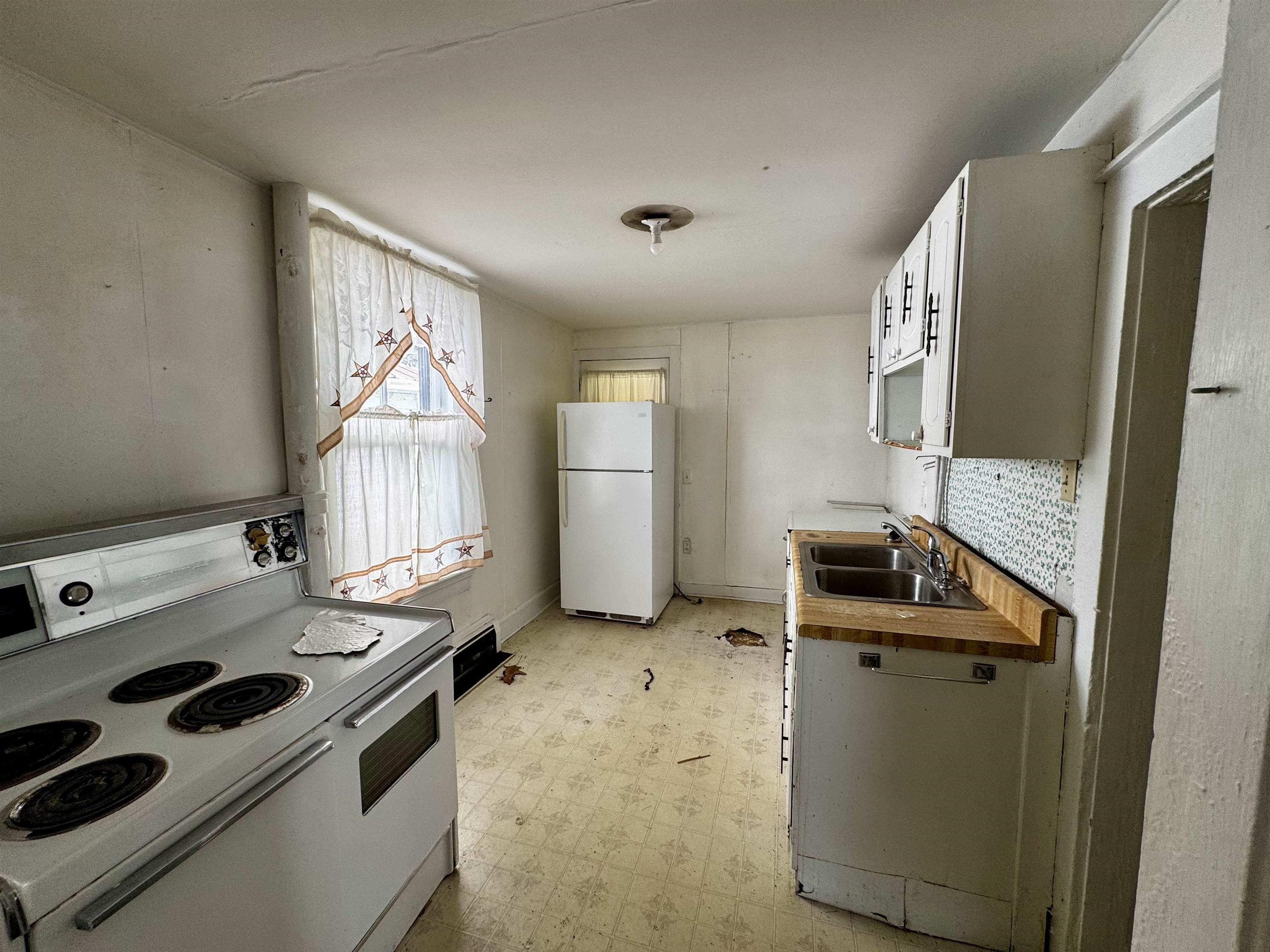 1619 Downey Street Radford VA 24141