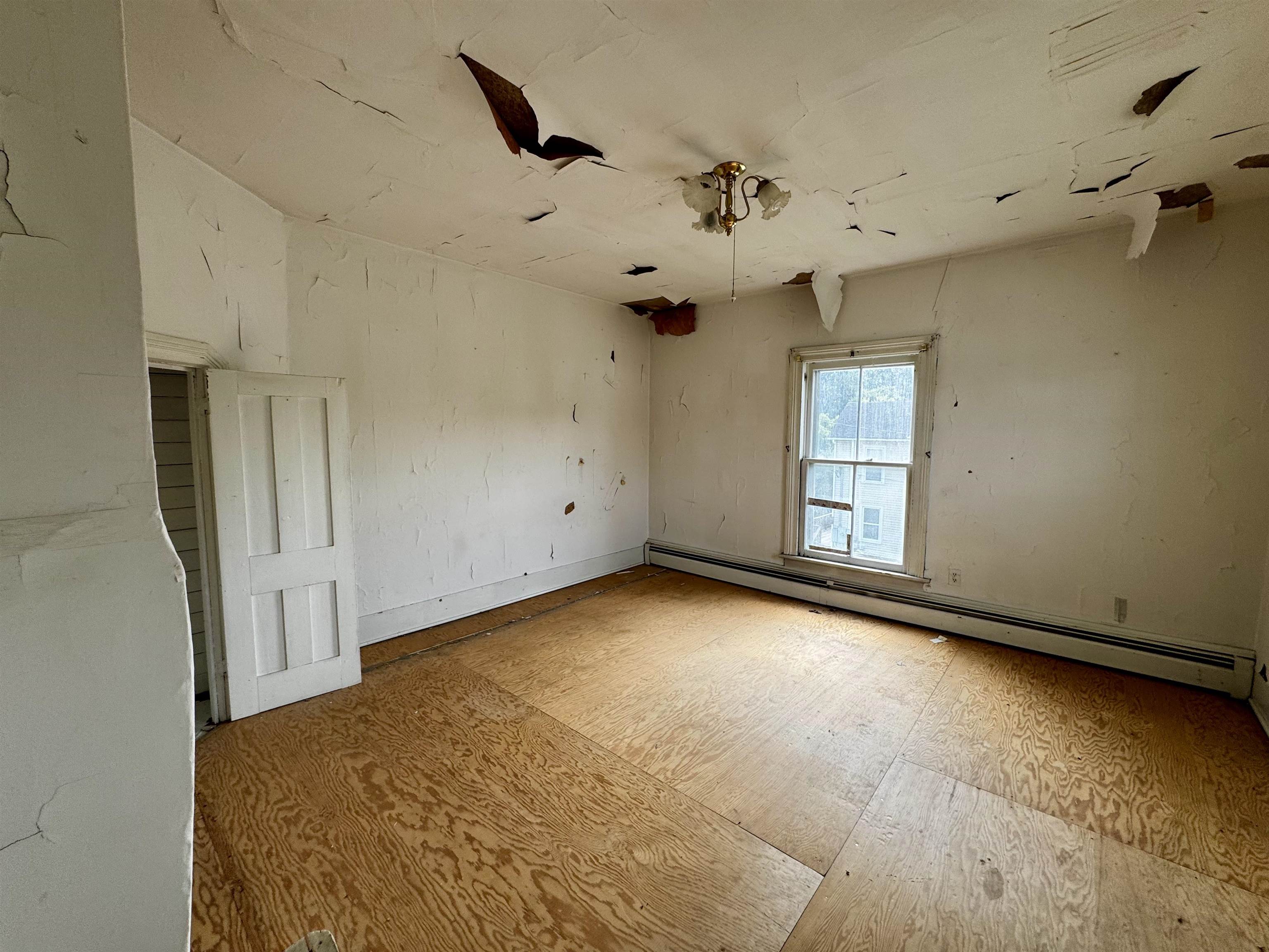 1619 Downey Street Radford VA 24141