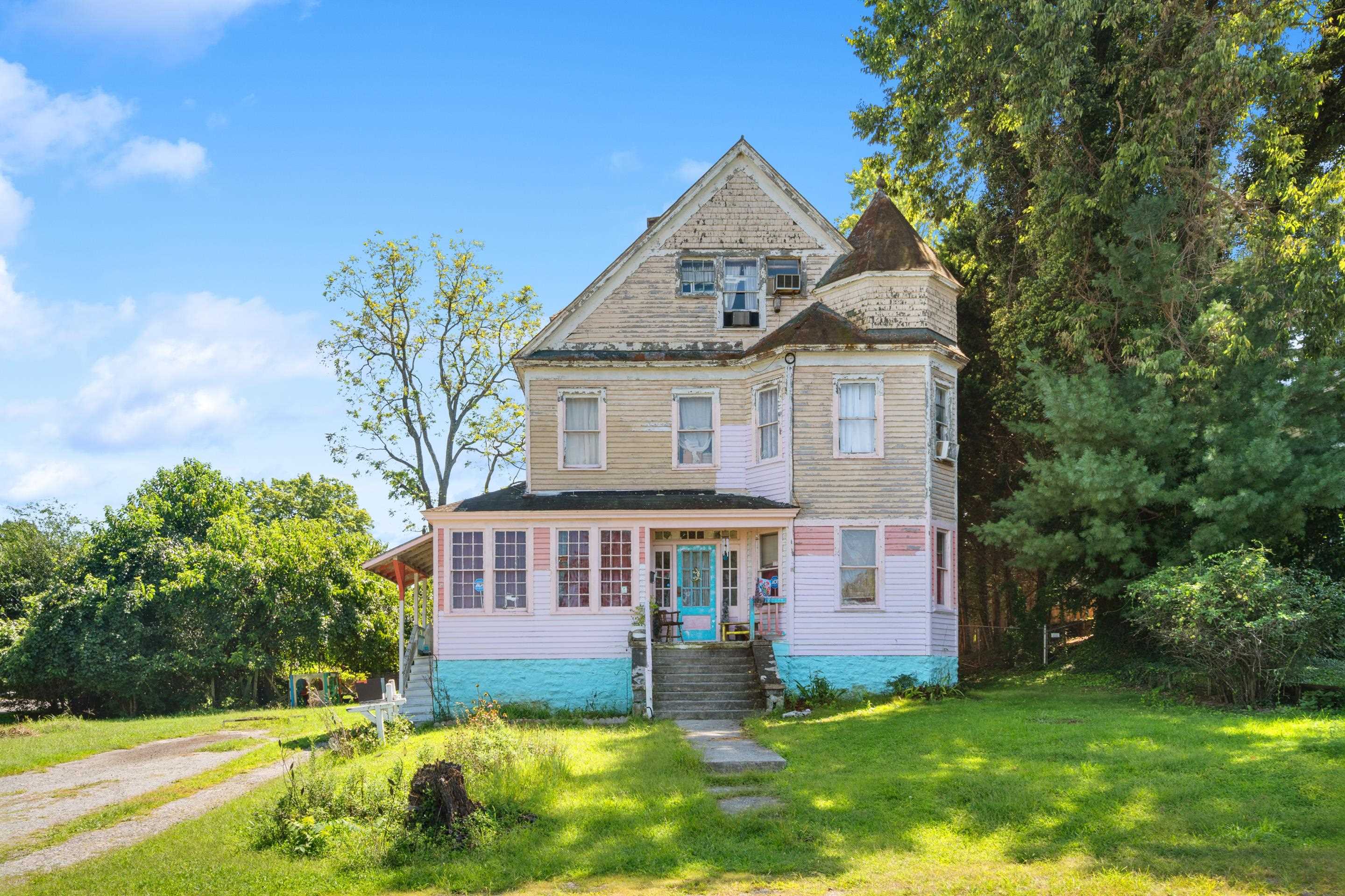 Radford VA, 216 3RD Street