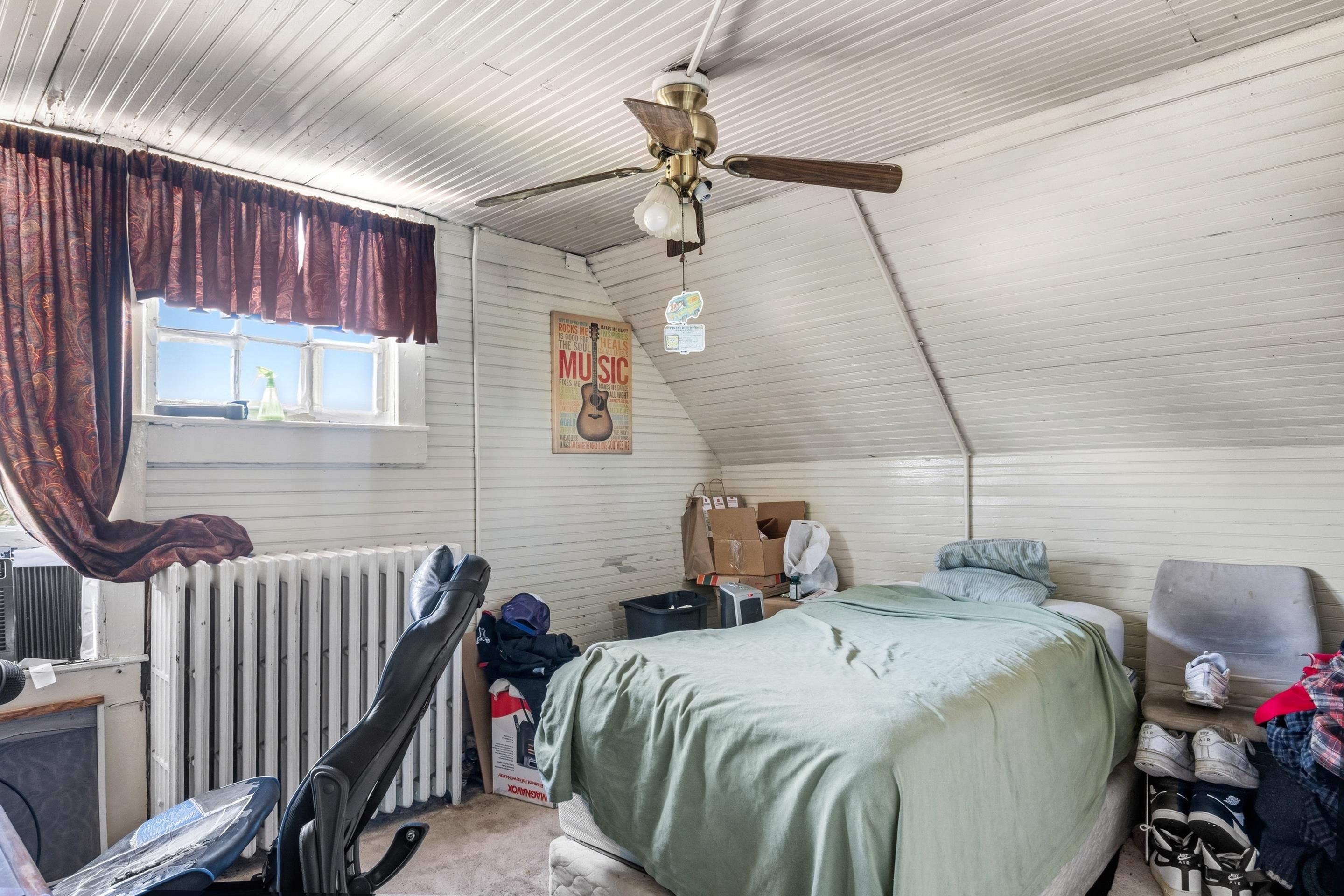 216 3rd Street Radford VA 24141