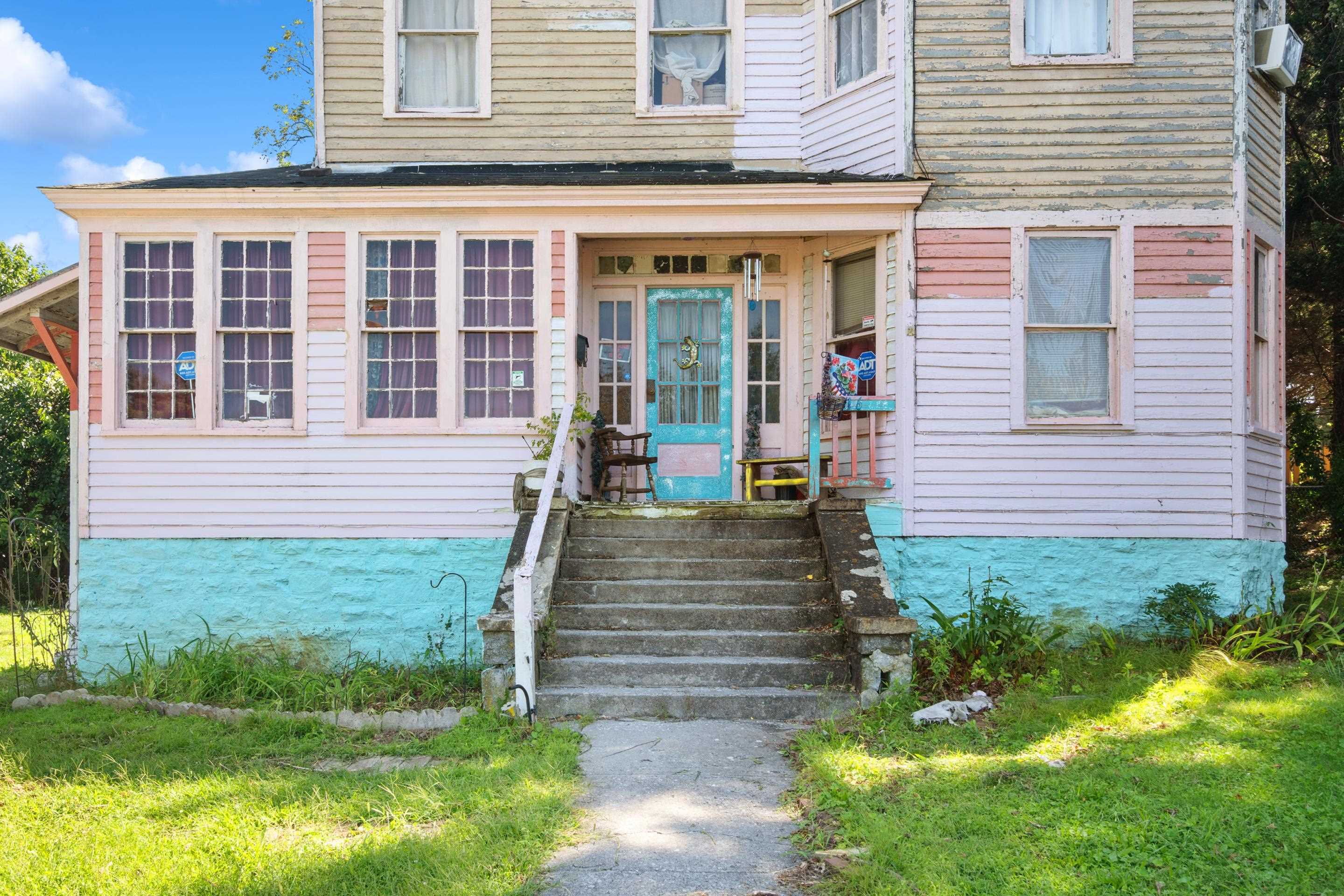 216 3rd Street Radford VA 24141