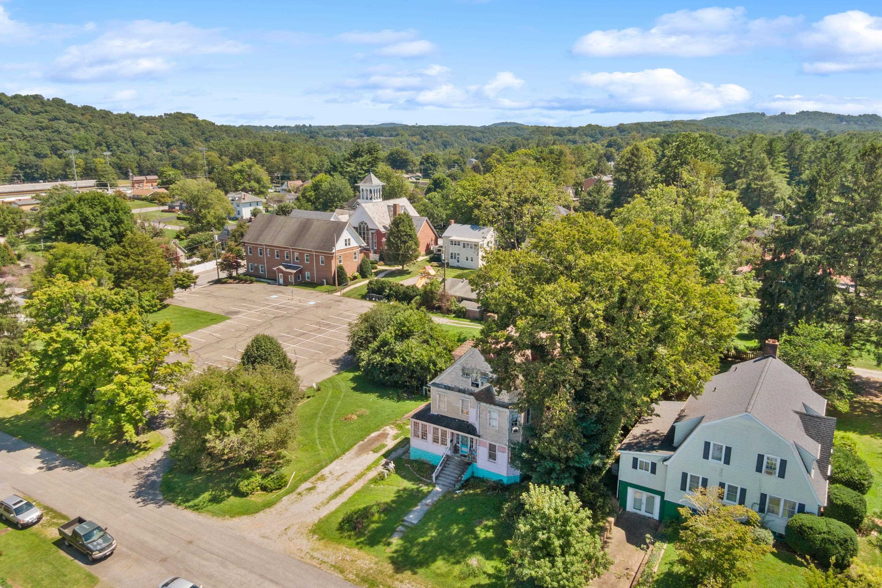 216 3rd Street Radford VA 24141