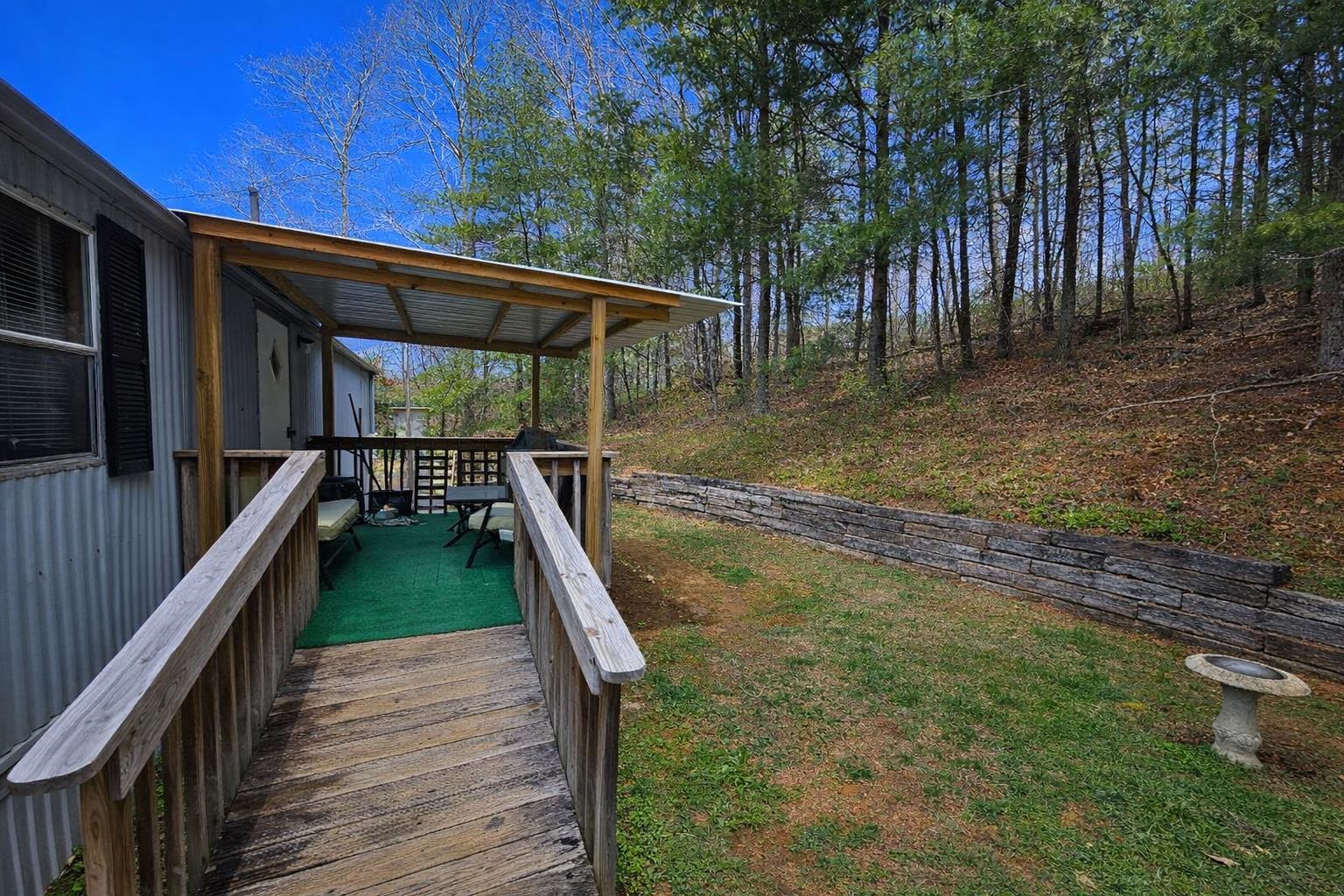2418 Julia Simpkins Road Hiwassee VA 24347
