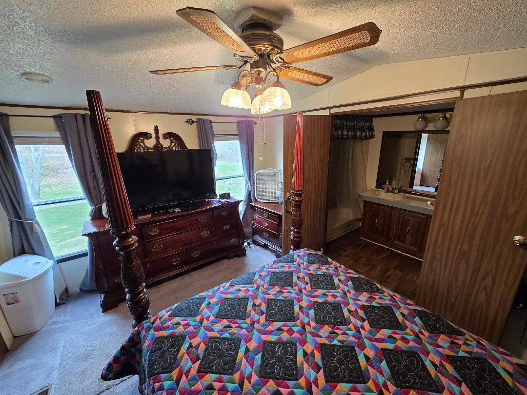 2418 Julia Simpkins Road Hiwassee VA 24347