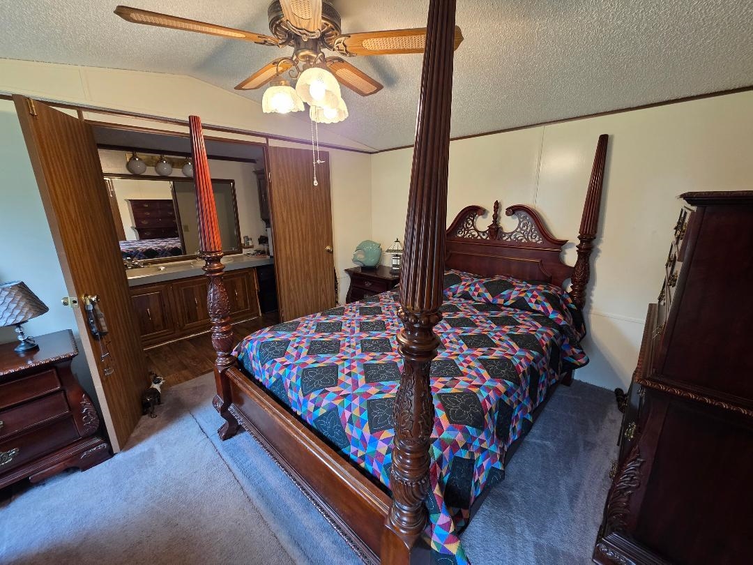 2418 Julia Simpkins Road Hiwassee VA 24347