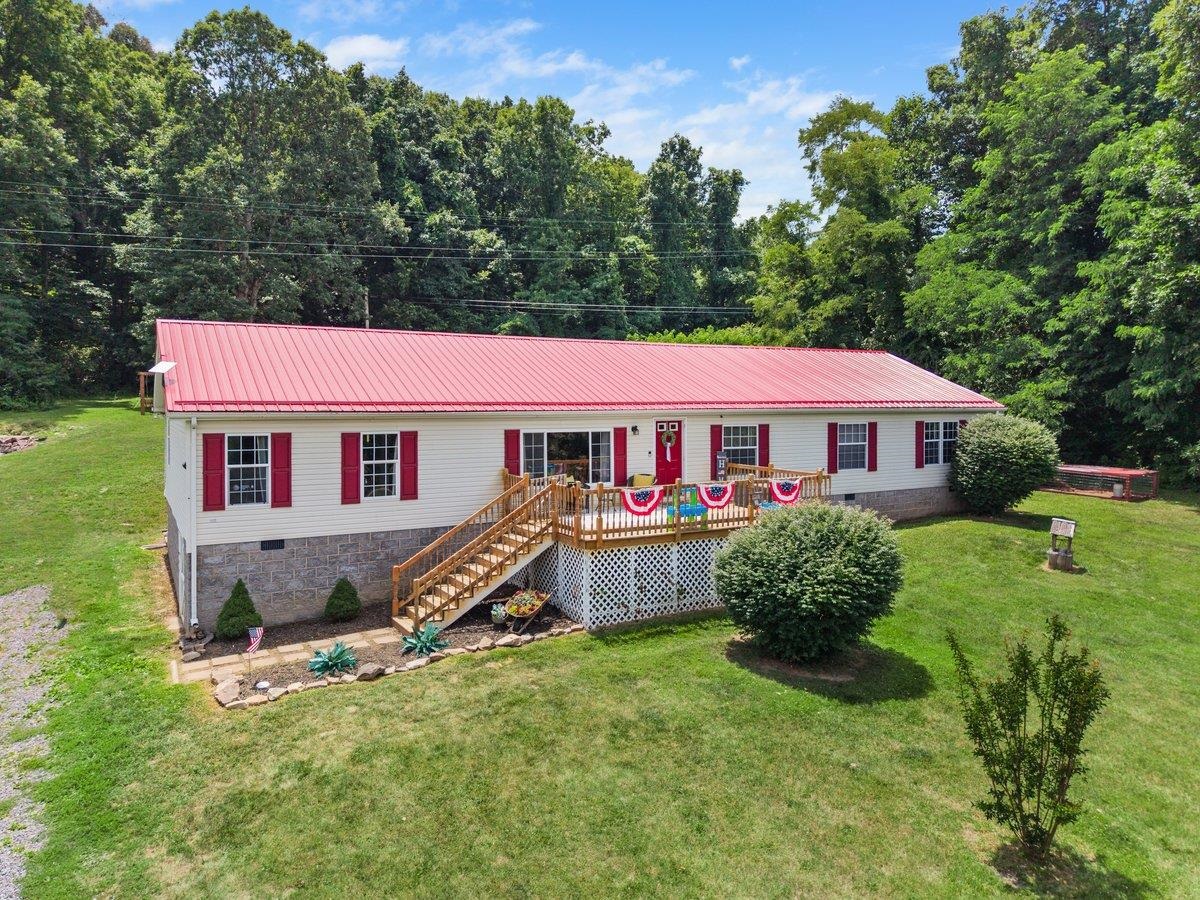 879 Cross Avenue Pearisburg VA 24134