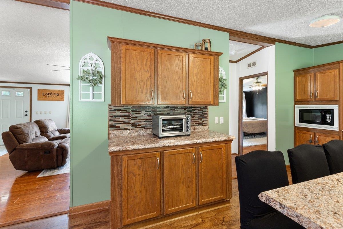 879 Cross Avenue Pearisburg VA 24134