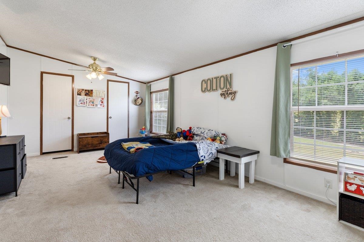 879 Cross Avenue Pearisburg VA 24134