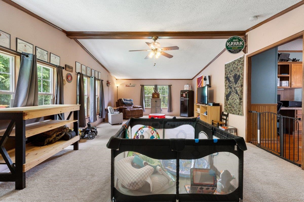 879 Cross Avenue Pearisburg VA 24134