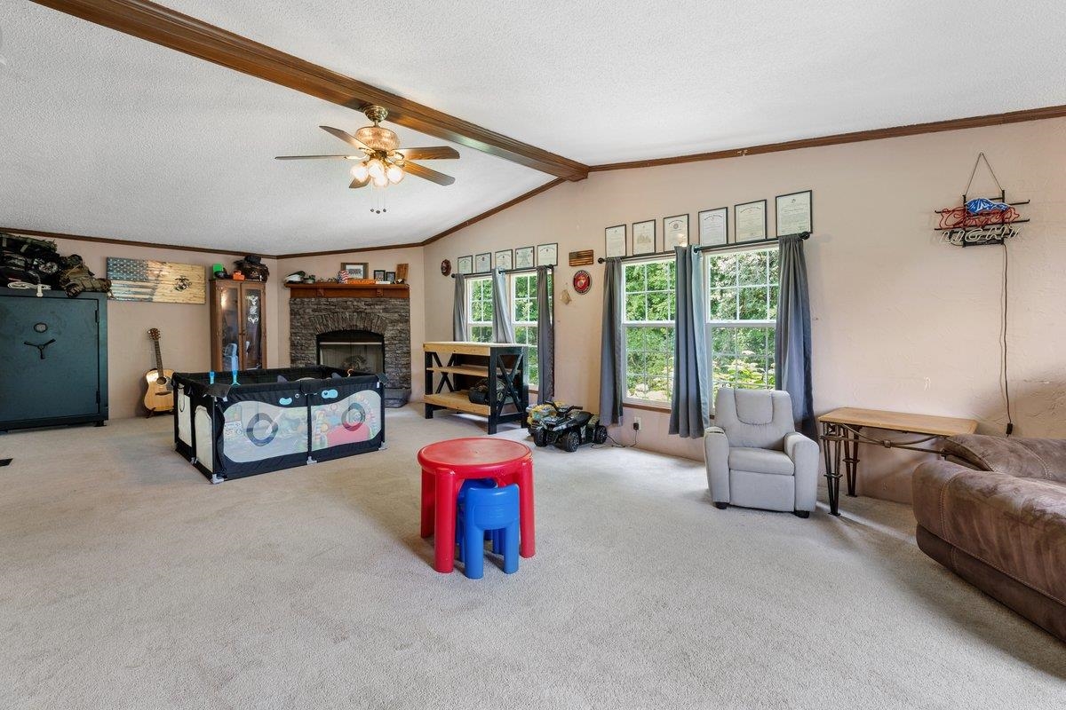 879 Cross Avenue Pearisburg VA 24134