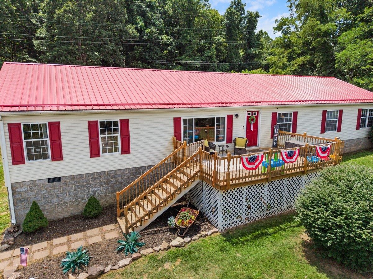 879 Cross Avenue Pearisburg VA 24134