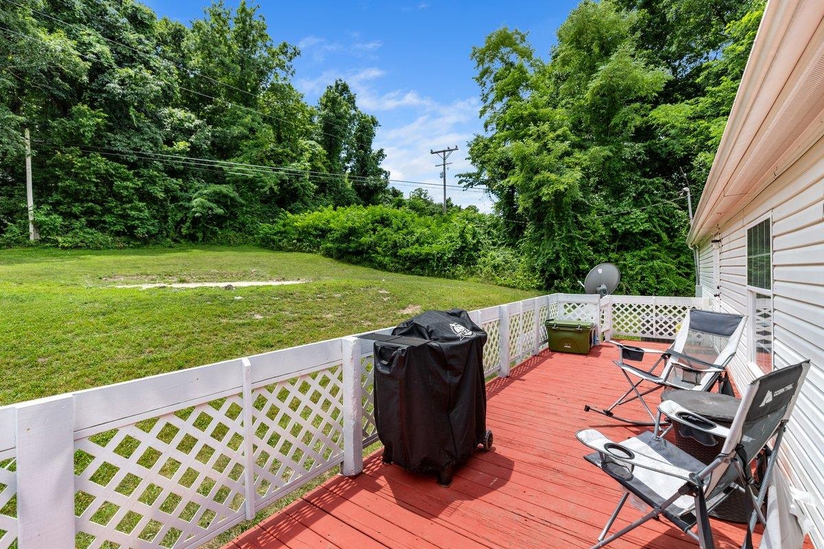 879 Cross Avenue Pearisburg VA 24134