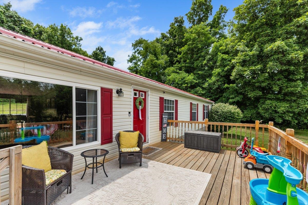 879 Cross Avenue Pearisburg VA 24134