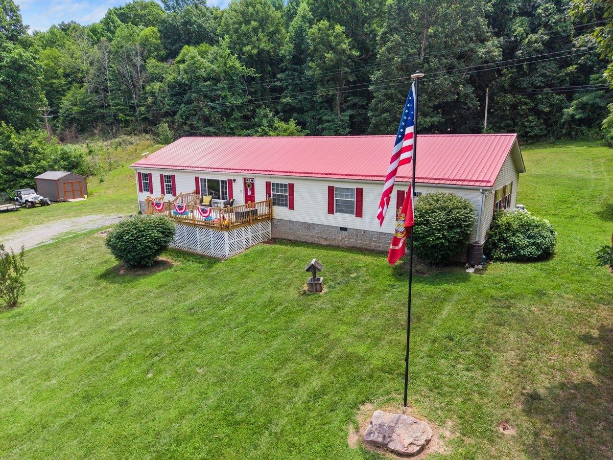 879 Cross Avenue Pearisburg VA 24134