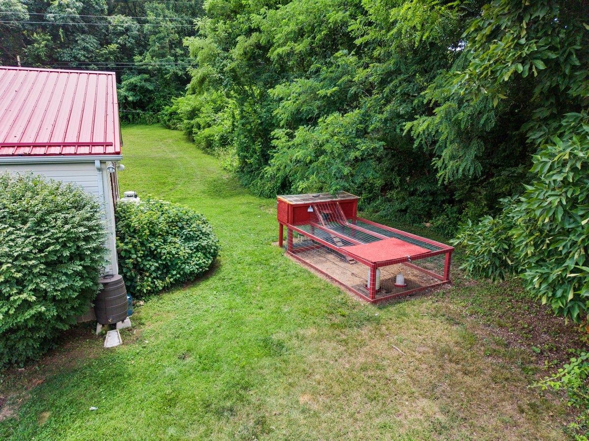 879 Cross Avenue Pearisburg VA 24134