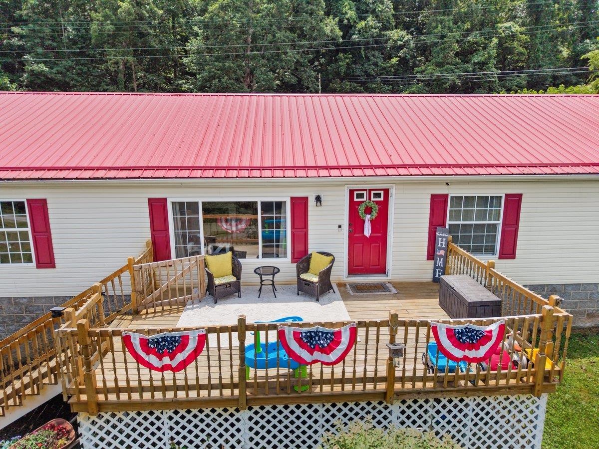 879 Cross Avenue Pearisburg VA 24134
