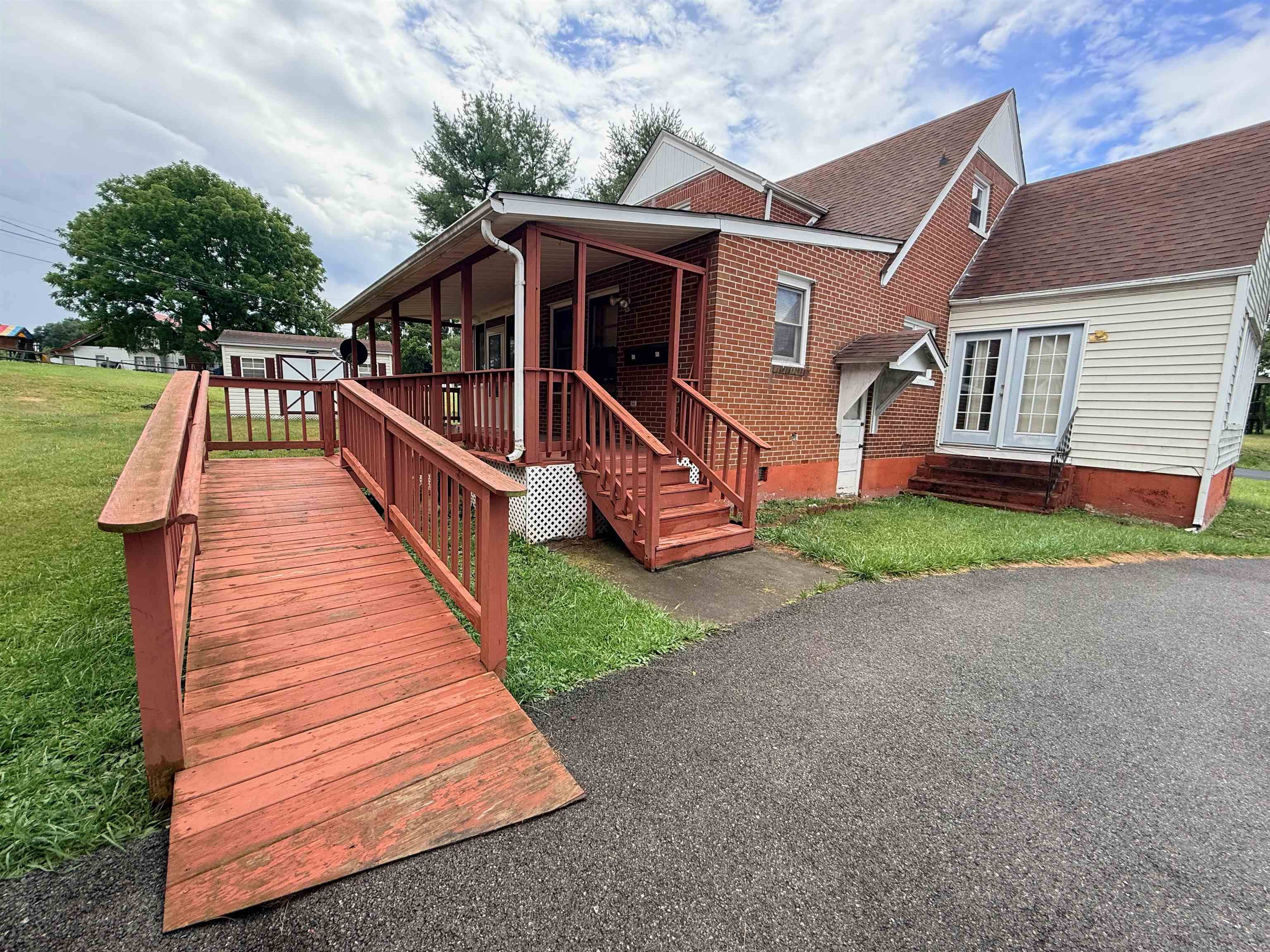1010 Newbern Road Pulaski VA 24301