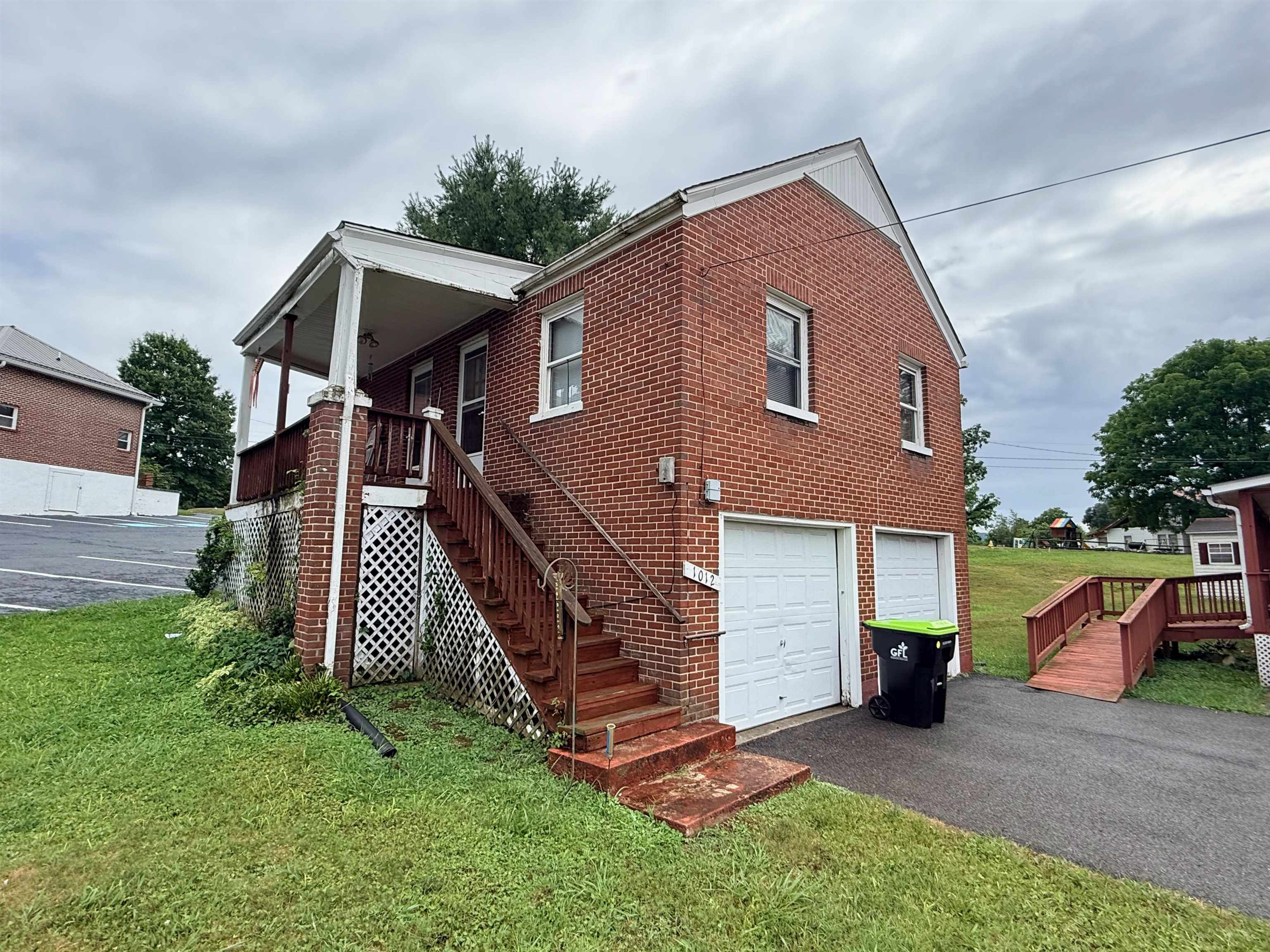 1010 Newbern Road Pulaski VA 24301
