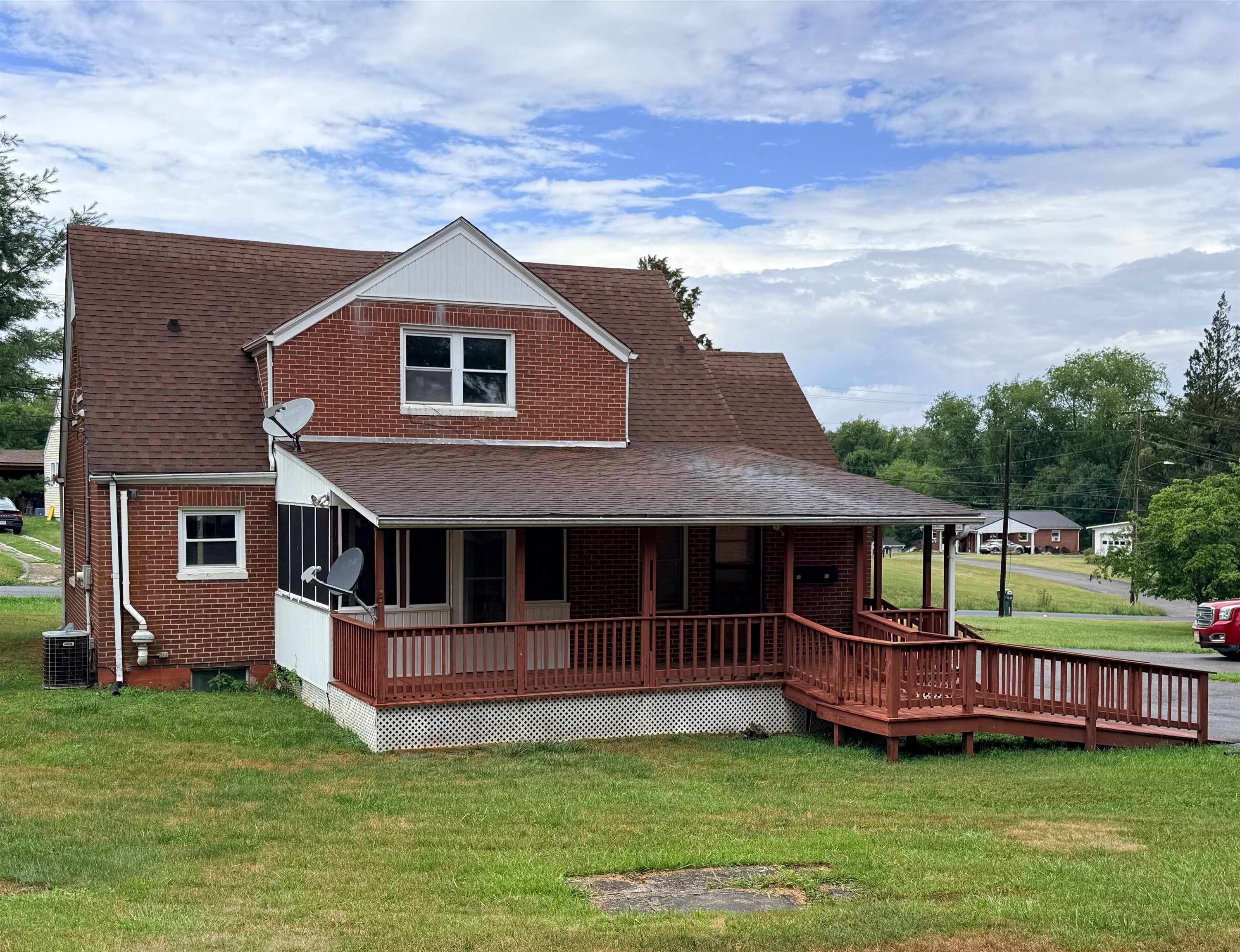 1010 Newbern Road Pulaski VA 24301