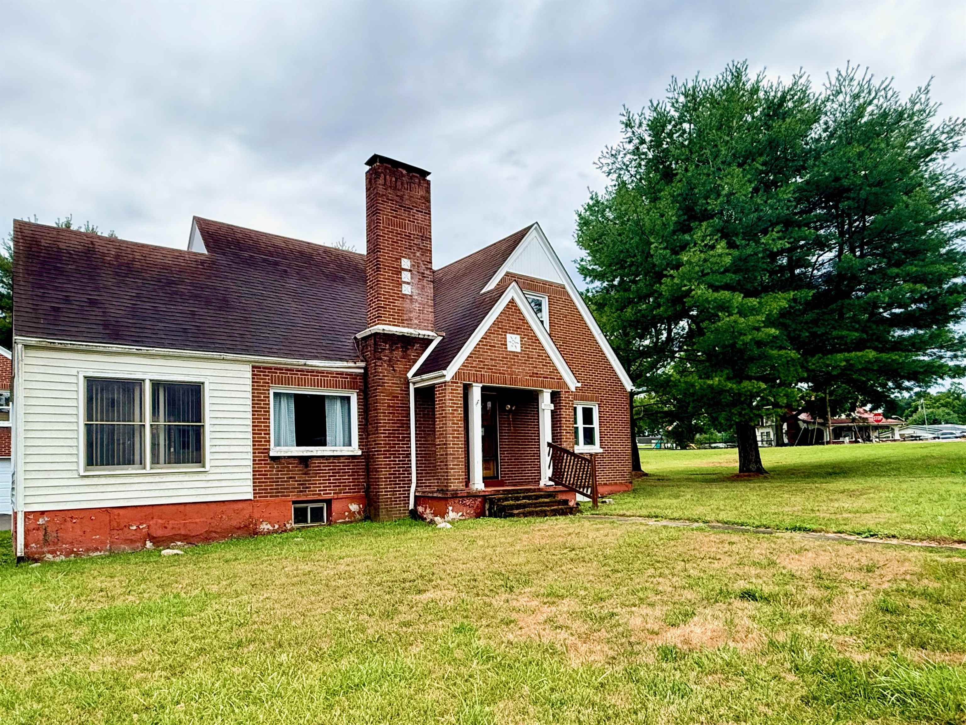 1010 Newbern Road Pulaski VA 24301