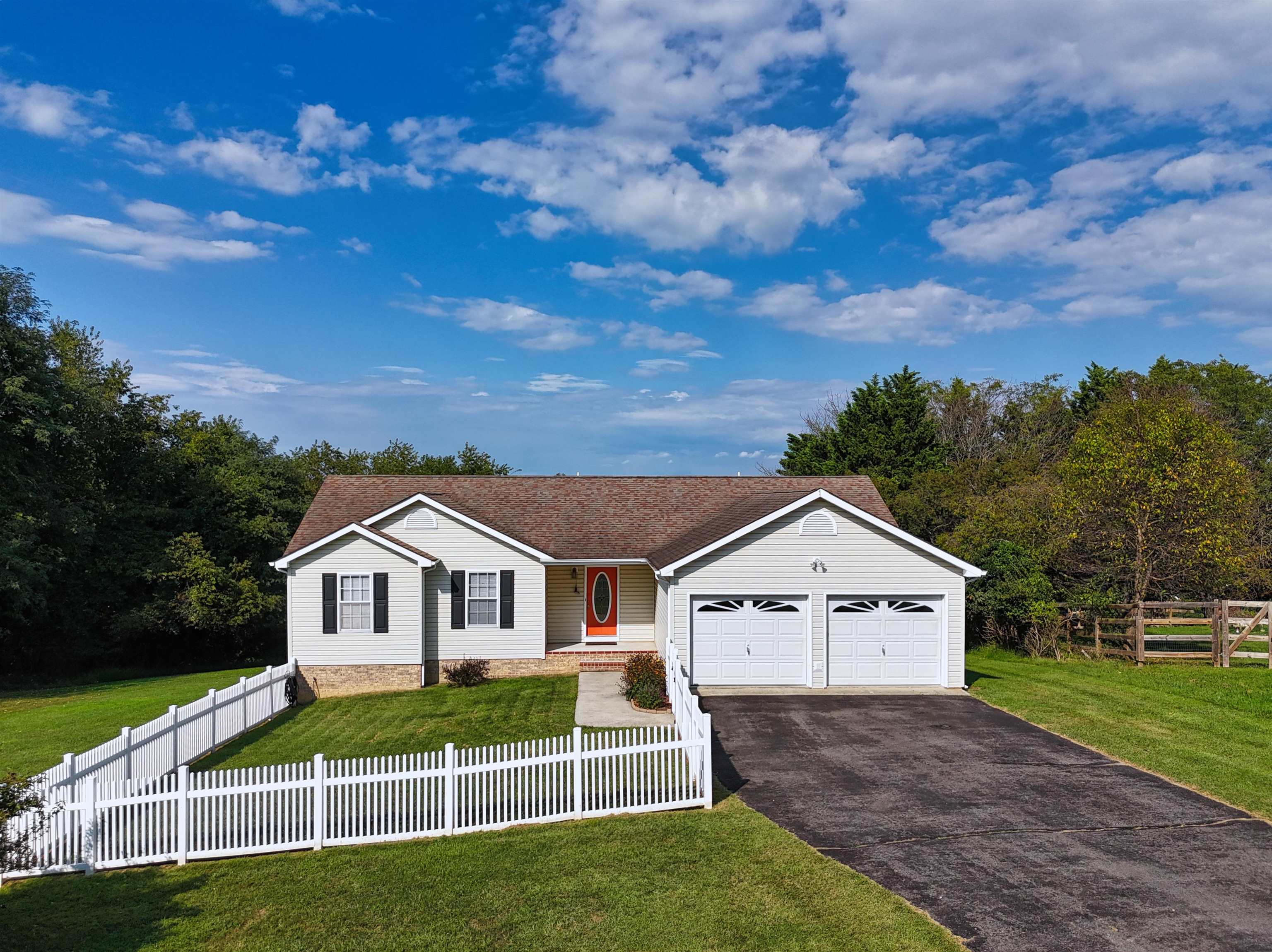 1083 Pheasant Lane Pulaski VA 24301