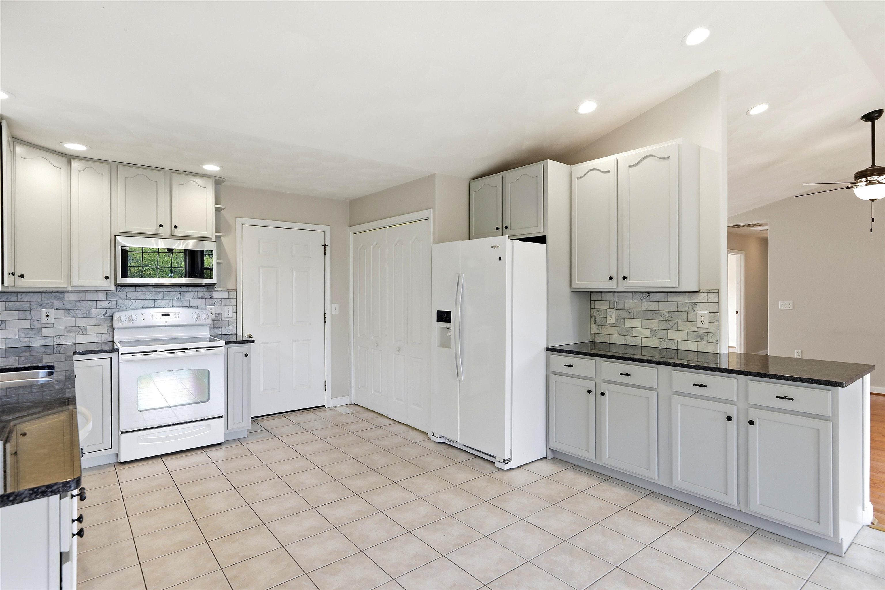 1083 Pheasant Lane Pulaski VA 24301