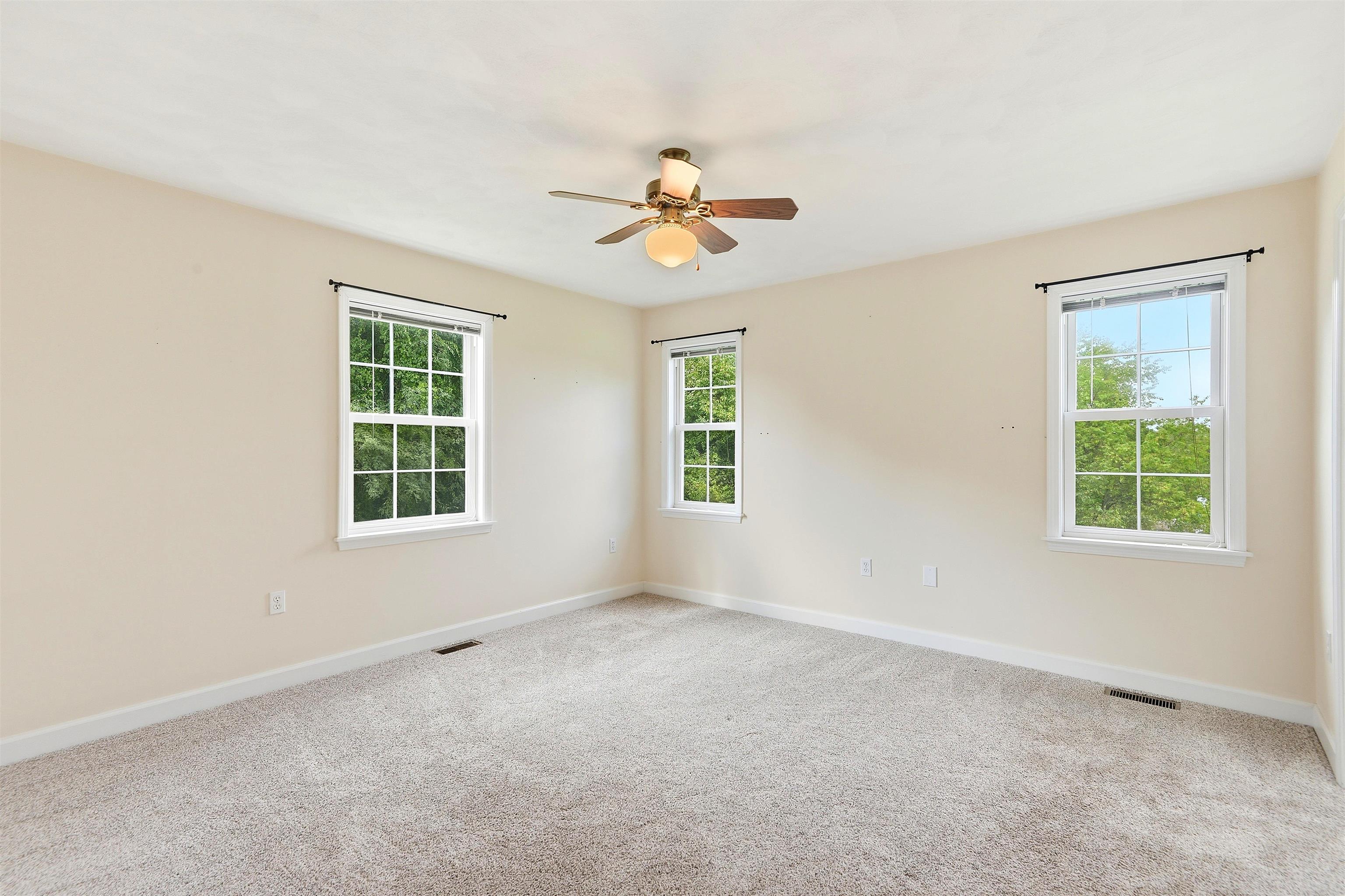 1083 Pheasant Lane Pulaski VA 24301