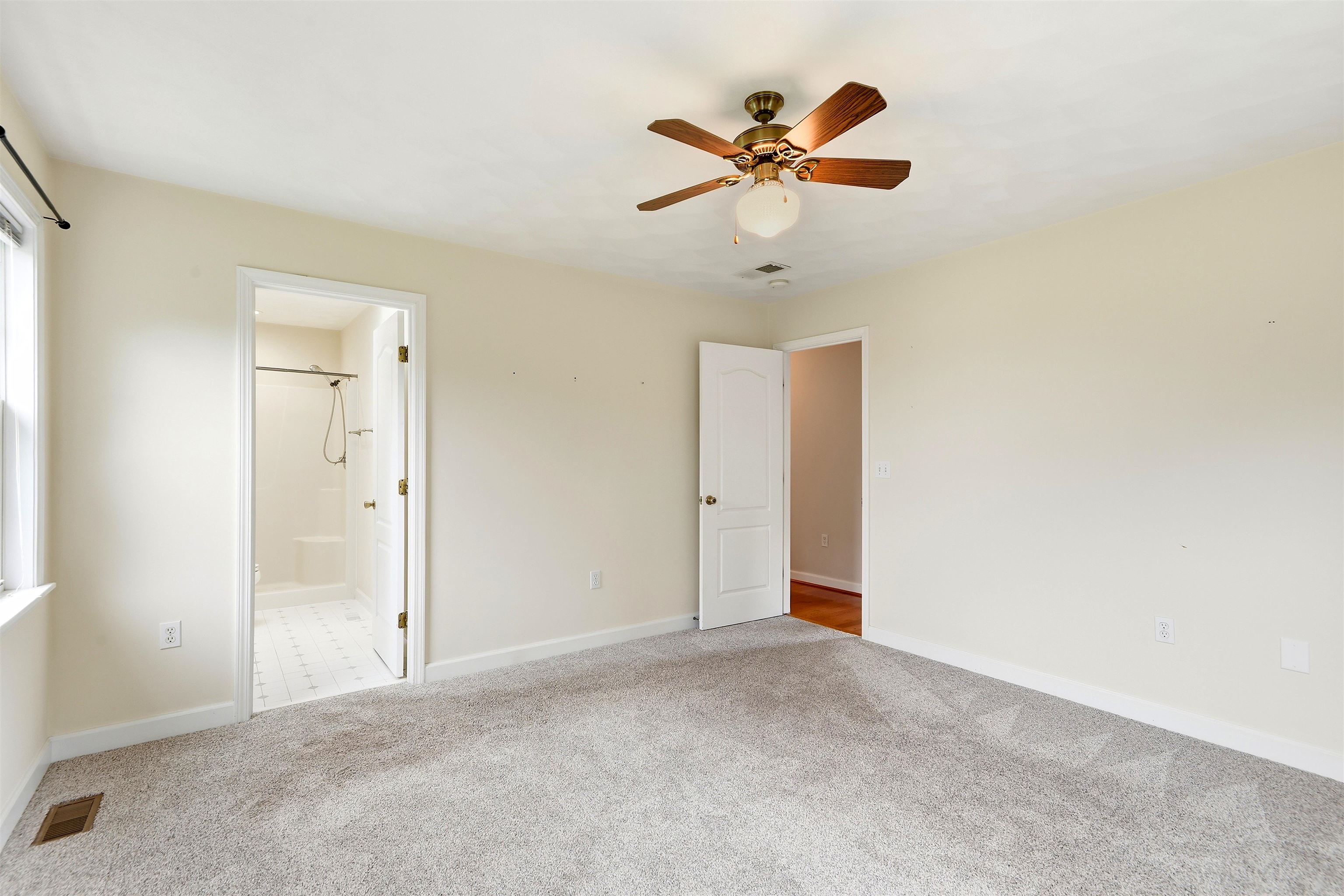 1083 Pheasant Lane Pulaski VA 24301