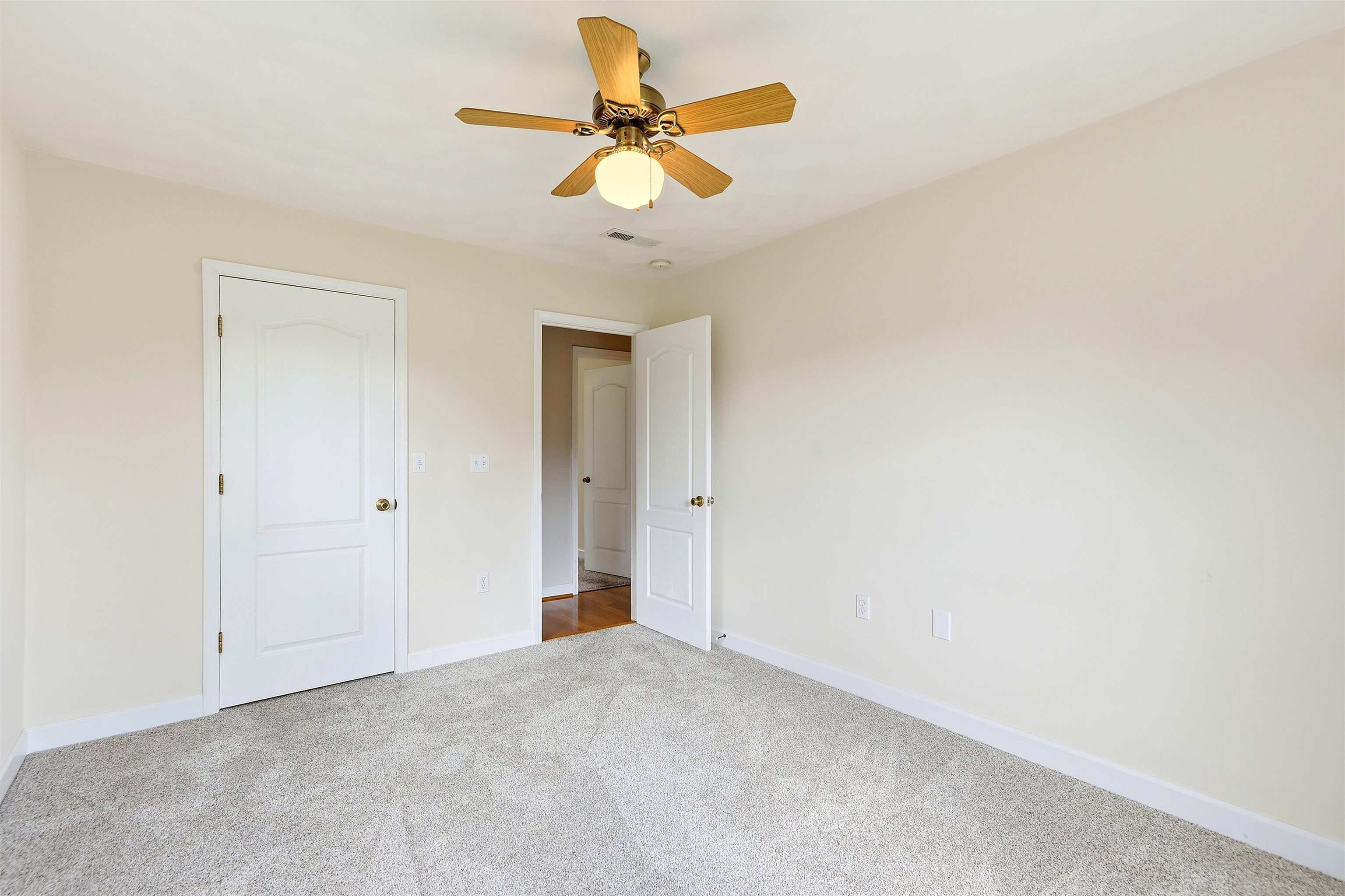 1083 Pheasant Lane Pulaski VA 24301