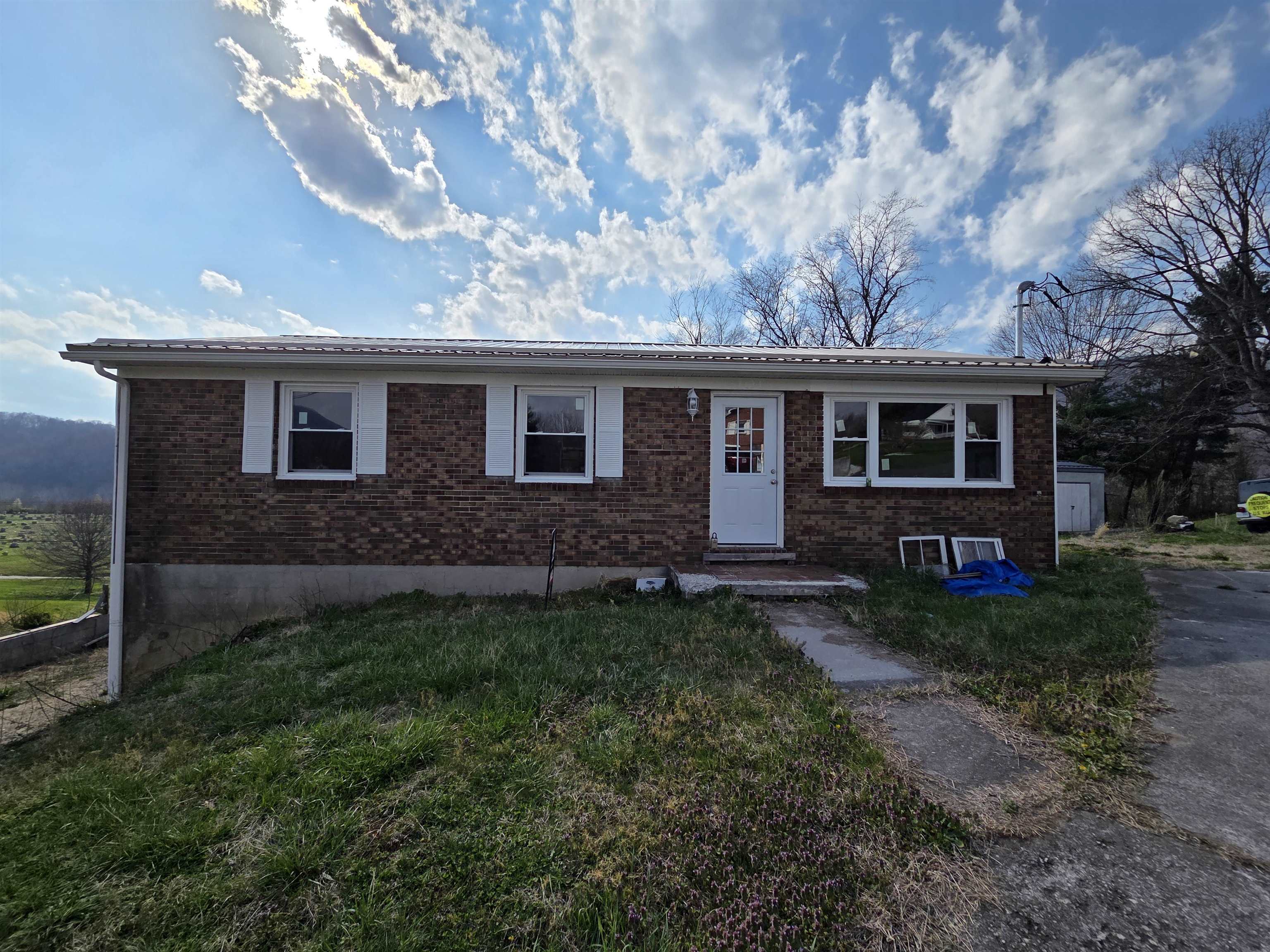 101 Warner Street Narrows VA 24124