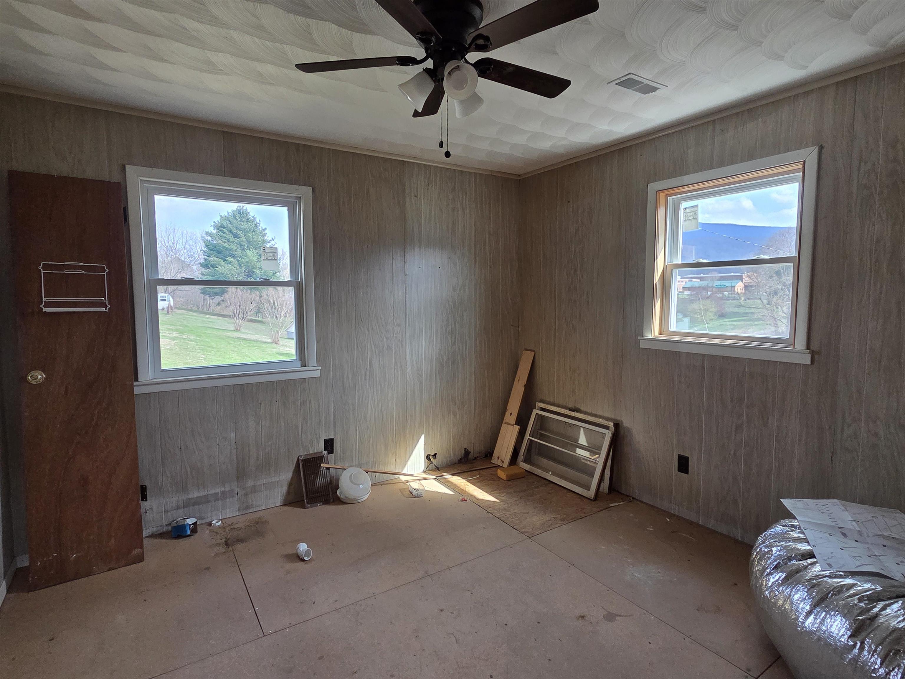 101 Warner Street Narrows VA 24124