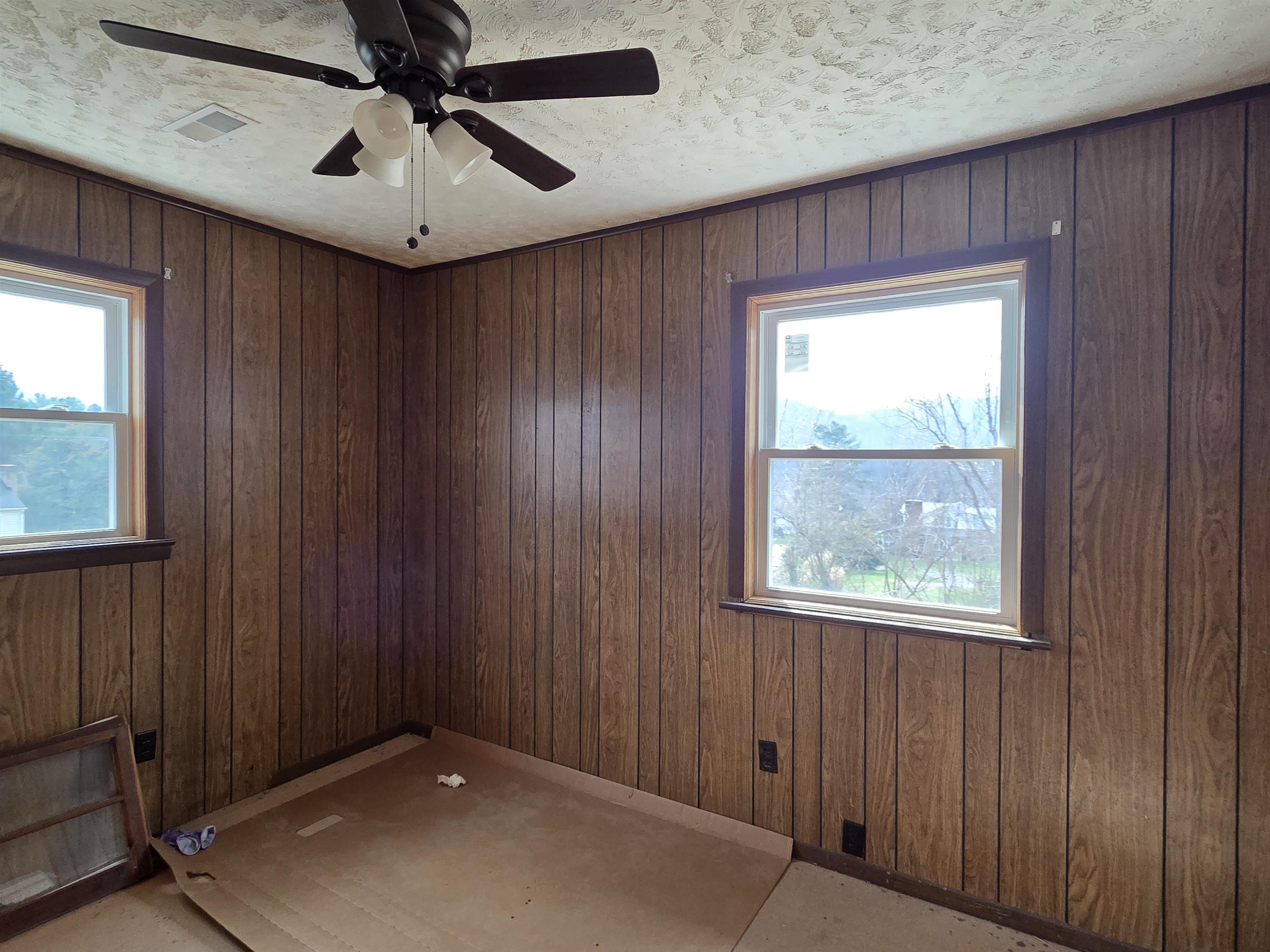 101 Warner Street Narrows VA 24124