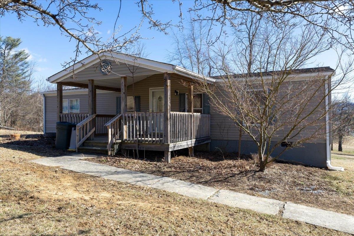 4993 Pearl Street Pulaski VA 24301